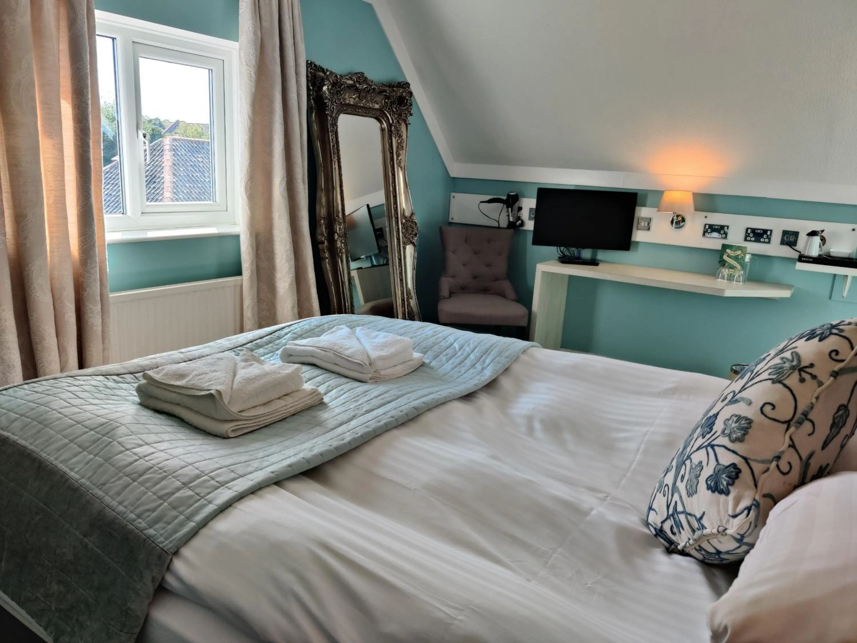 Bed in Bingham Townhouse Hotel