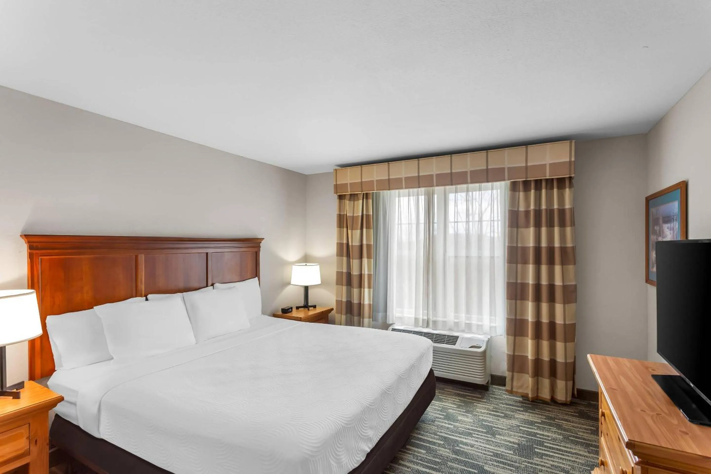 Bedroom, Bed in Country Inn & Suites by Radisson, Beckley, WV