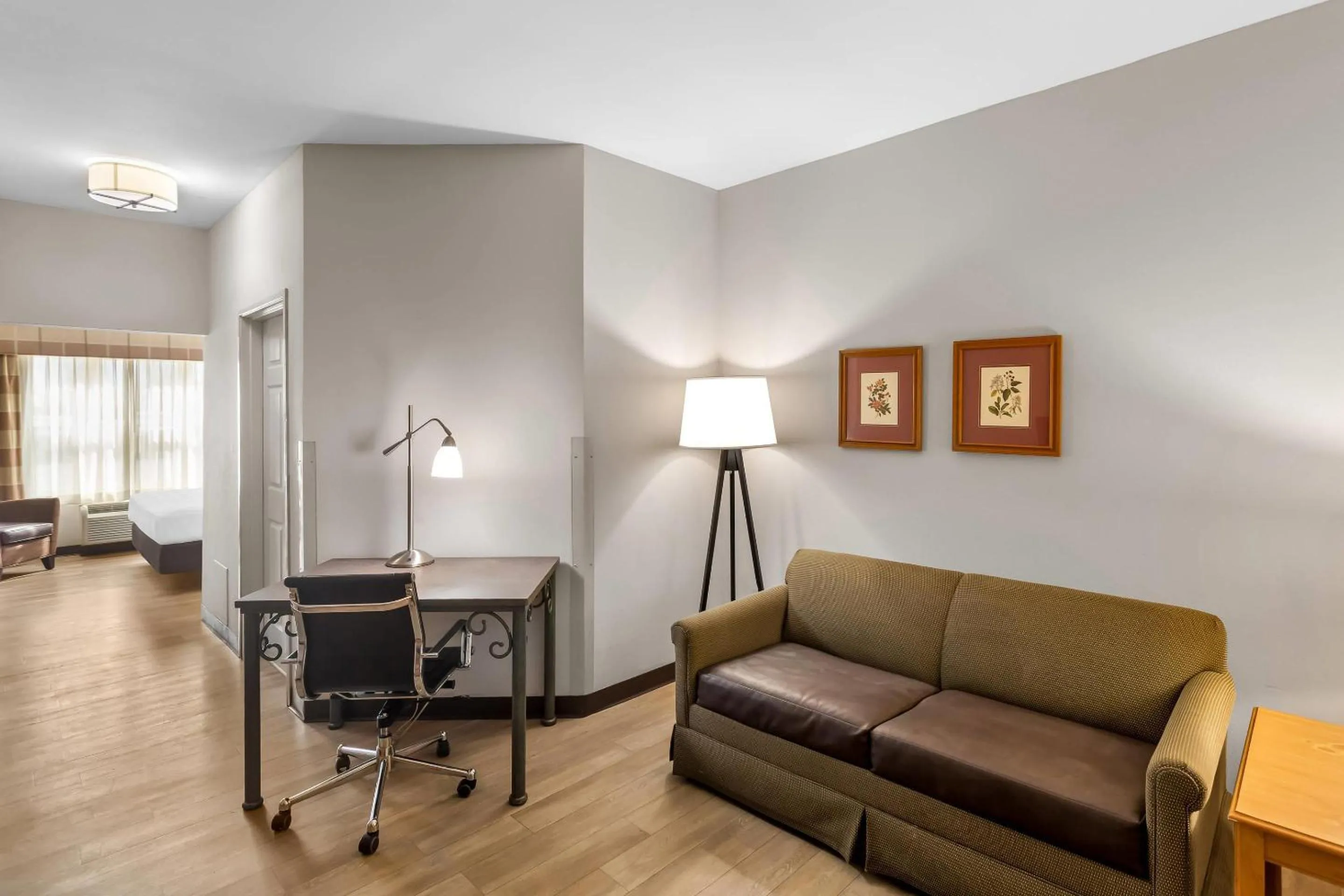 Bedroom in Country Inn & Suites by Radisson, Beckley, WV