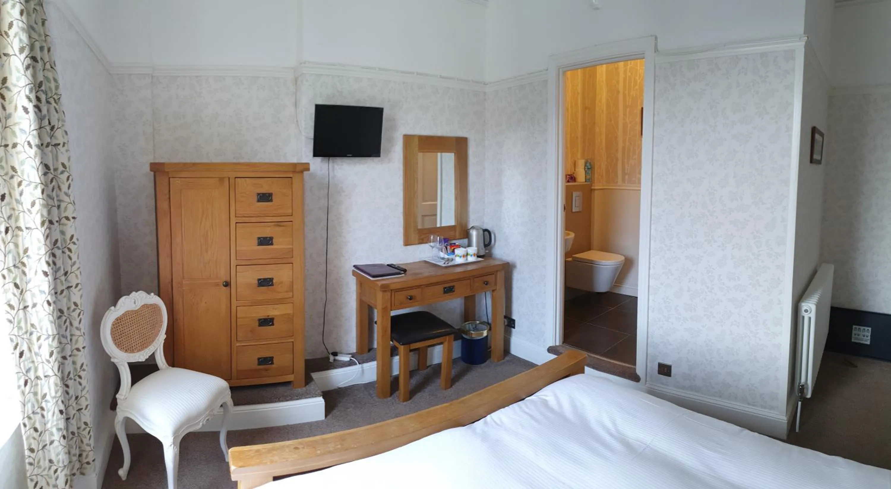 Bed in Strathmore Guest House