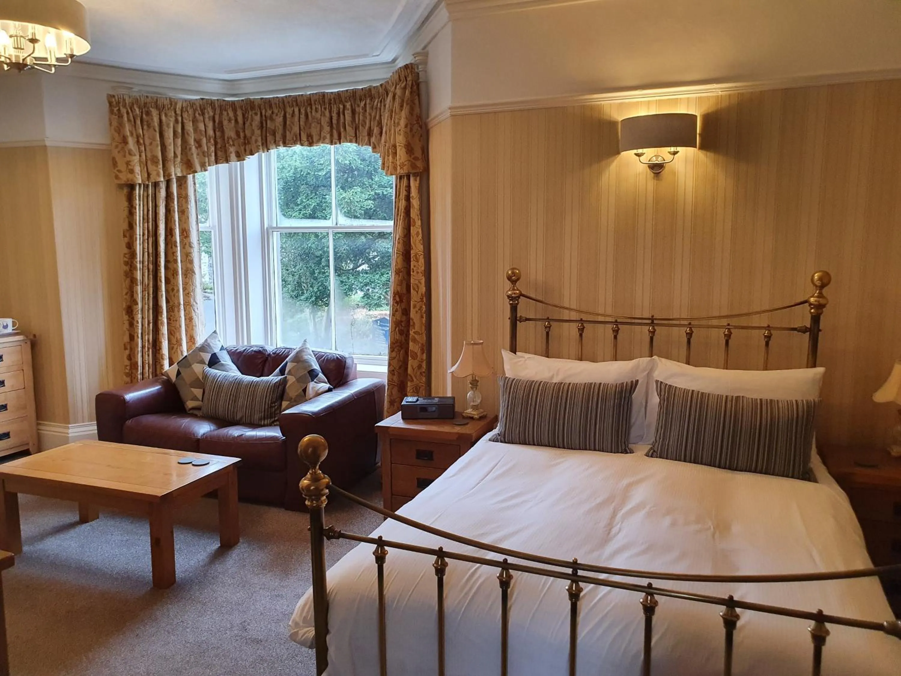Bed in Strathmore Guest House