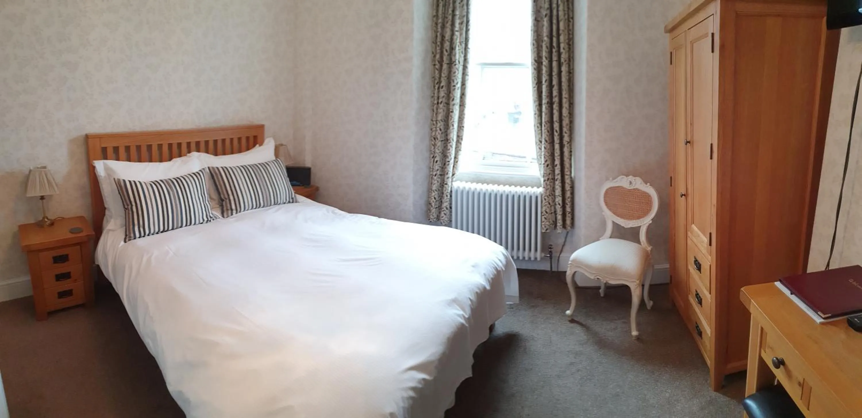 Bed in Strathmore Guest House