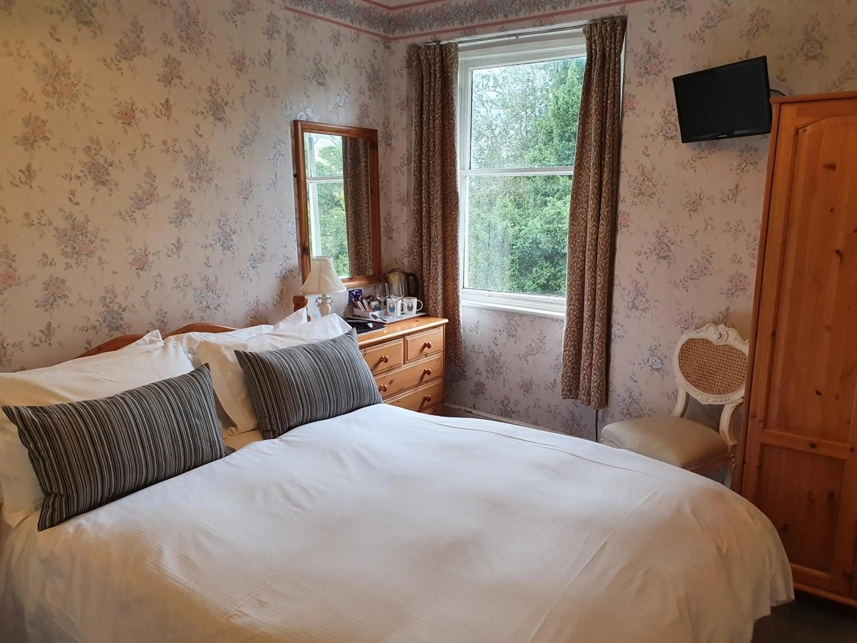 Bed in Strathmore Guest House