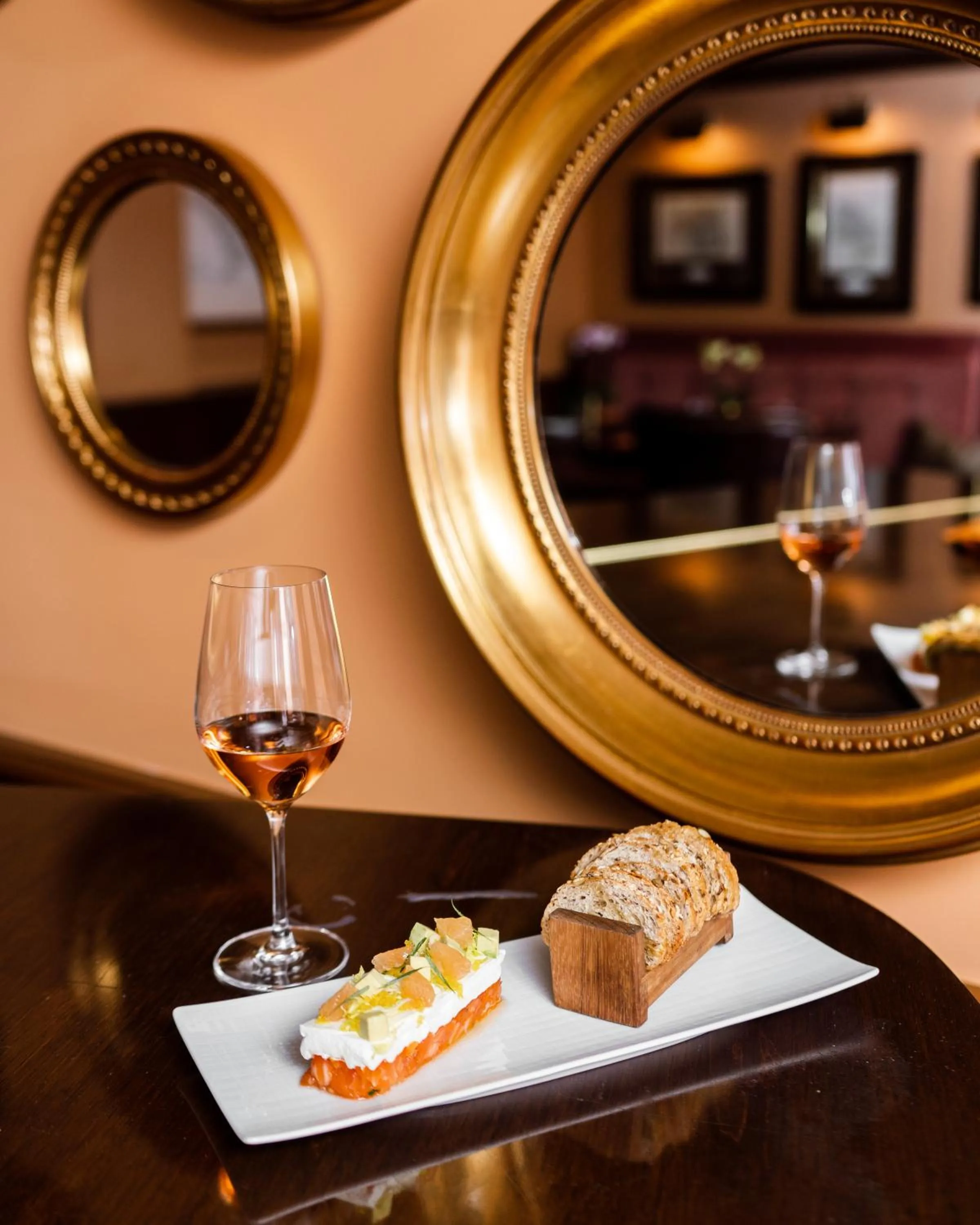 Lounge or bar in The Jefferson Hotel