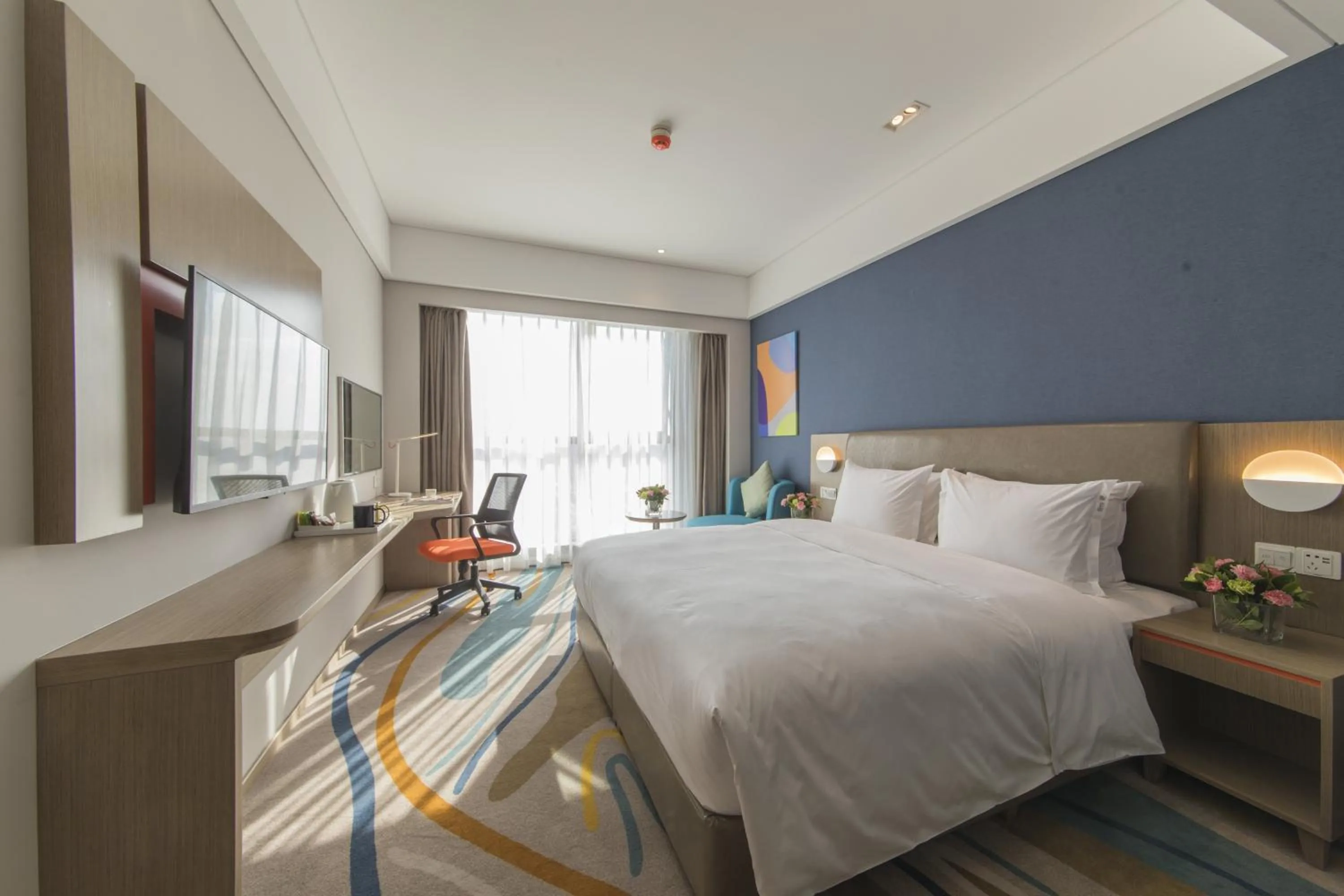Photo of the whole room, Bed in Holiday Inn Express - Xichang City Center by IHG