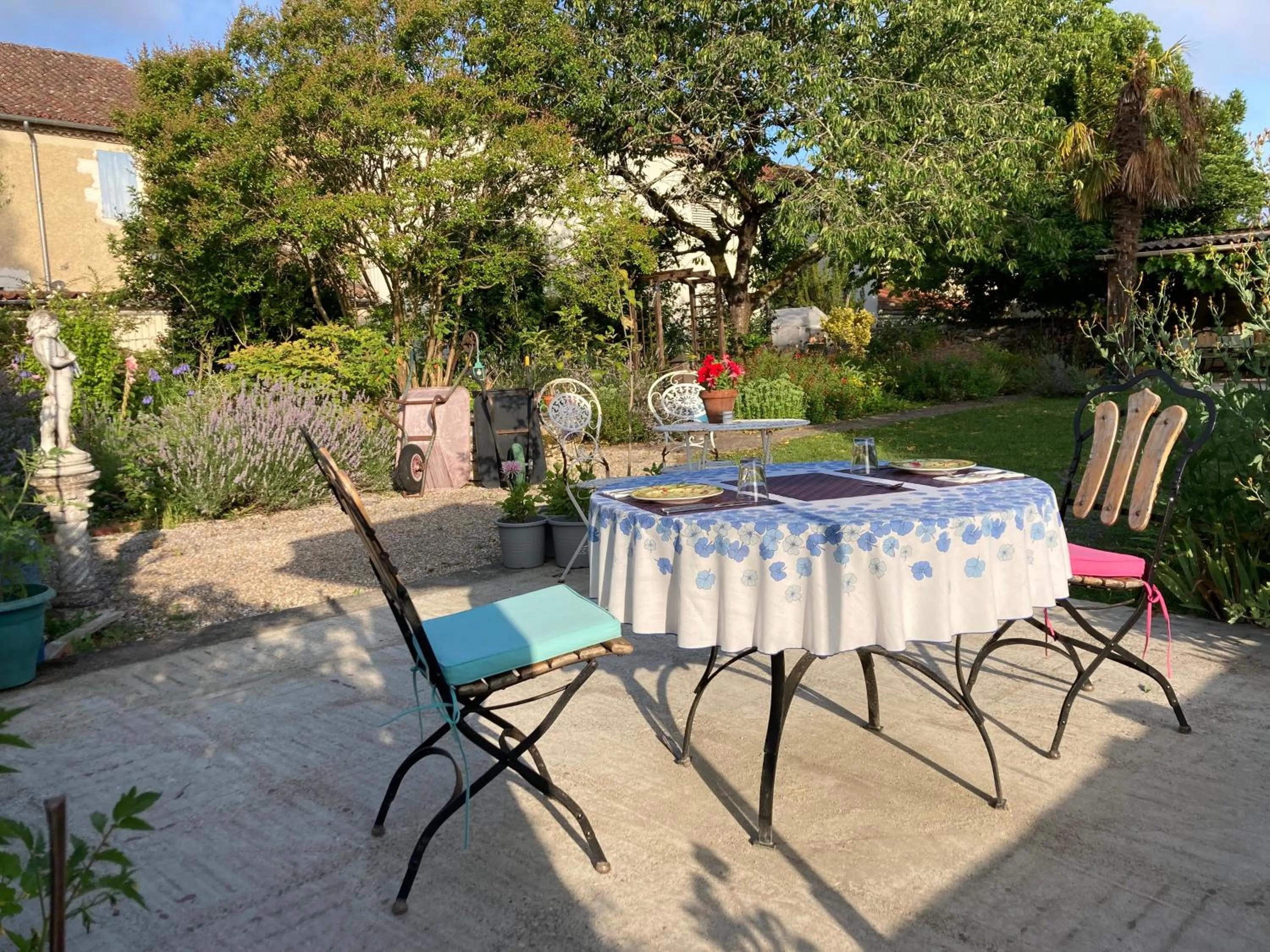 Patio in Le Petit Cochon