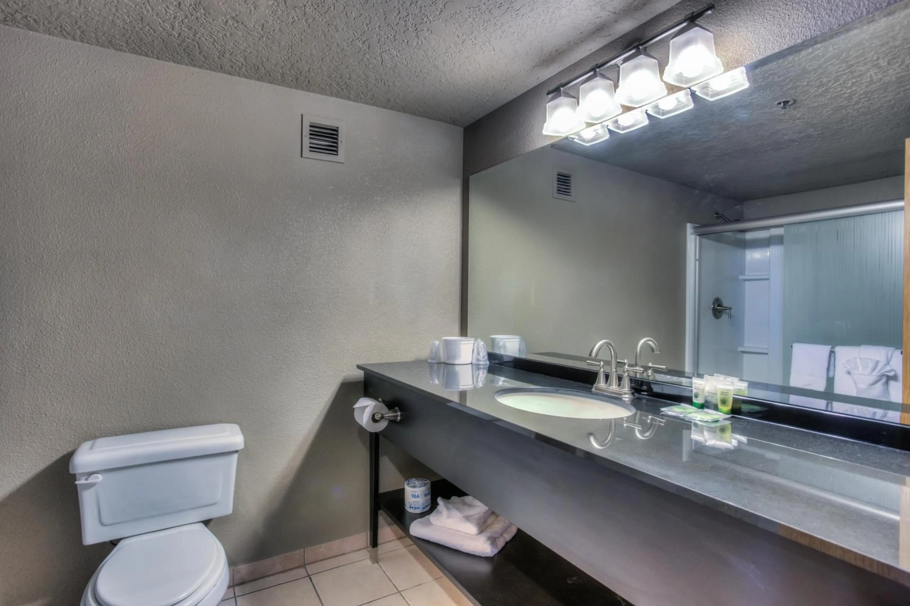 Shower in The Edgewater Hotel and Casino