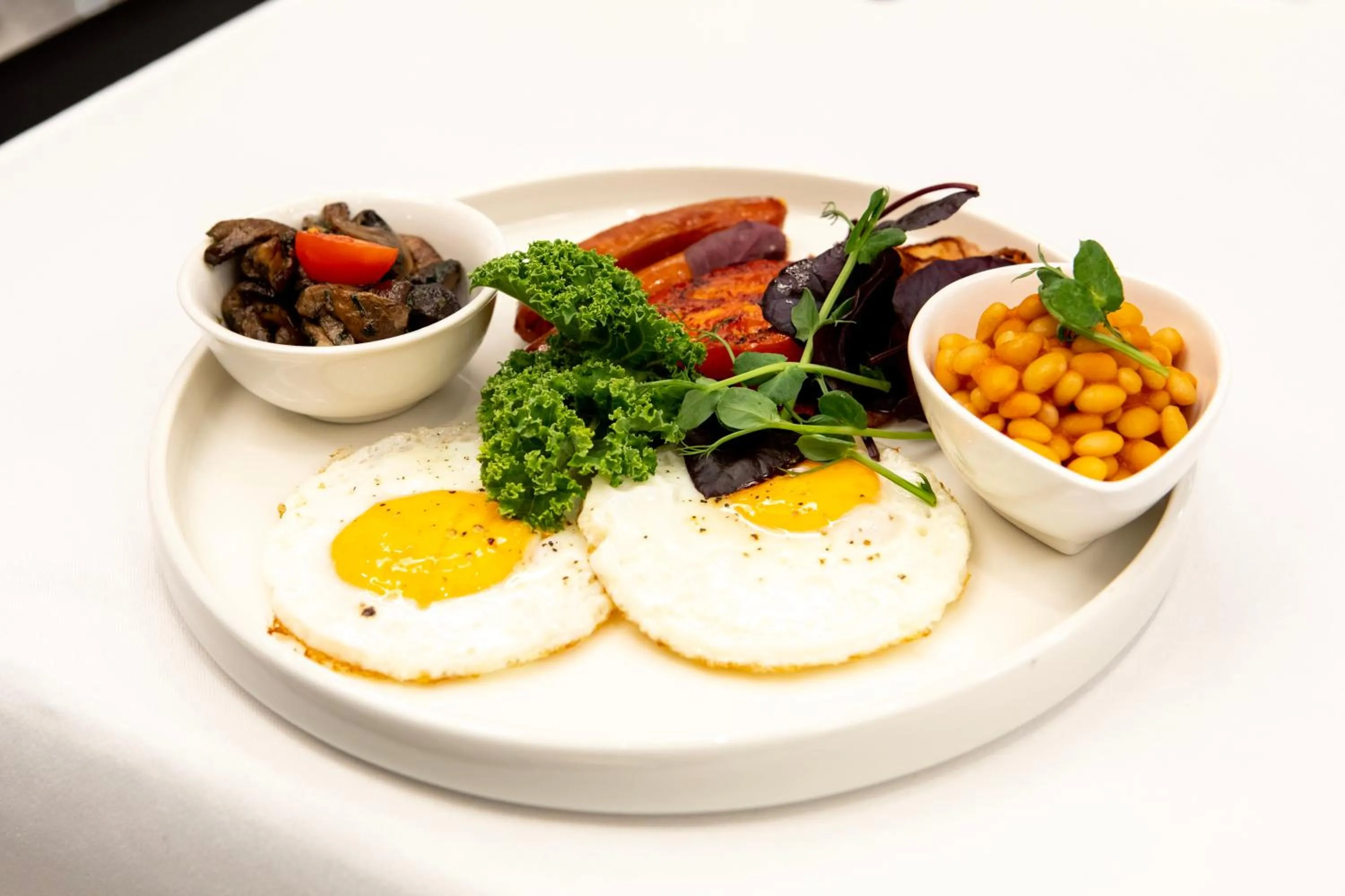 Restaurant/places to eat in Silver Crown Hotel & Residence, Palace Quarter