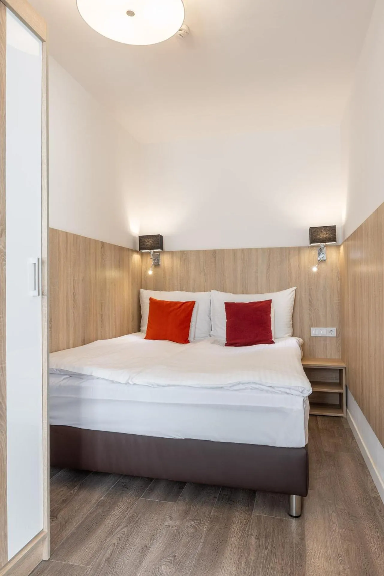 Bed in Silver Crown Hotel & Residence, Palace Quarter