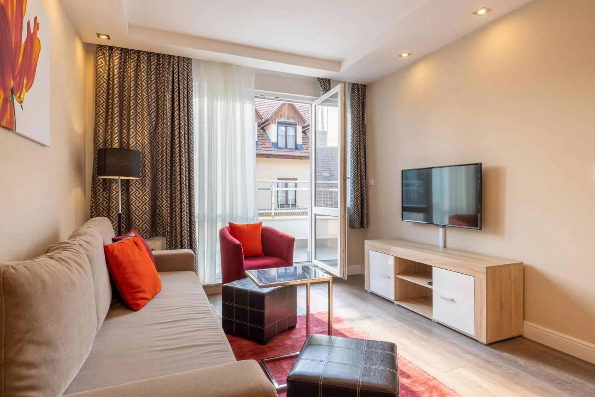 TV and multimedia in Silver Crown Hotel & Residence, Palace Quarter