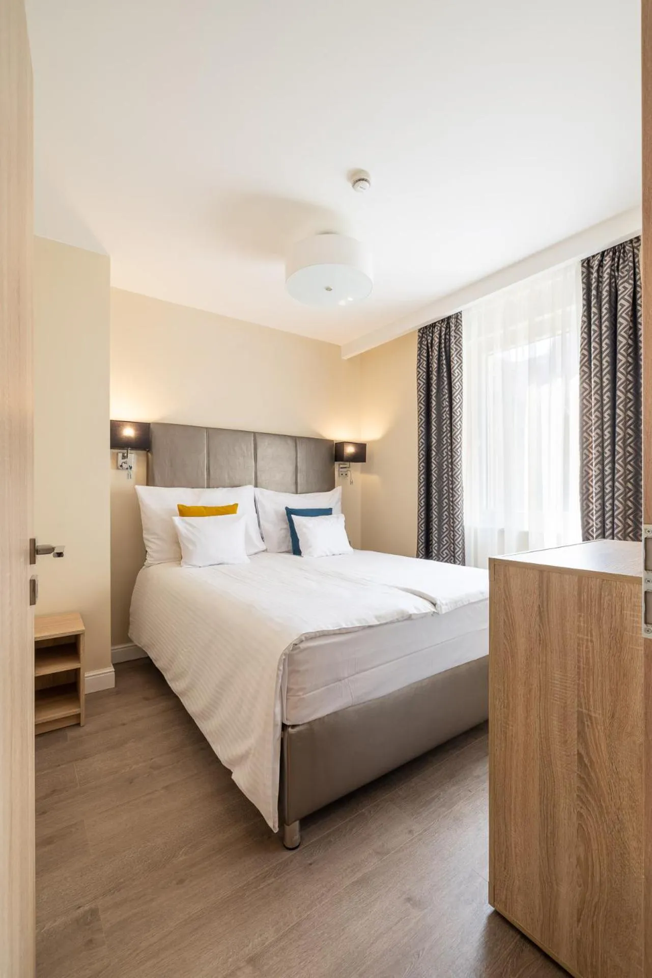 Bed in Silver Crown Hotel & Residence, Palace Quarter