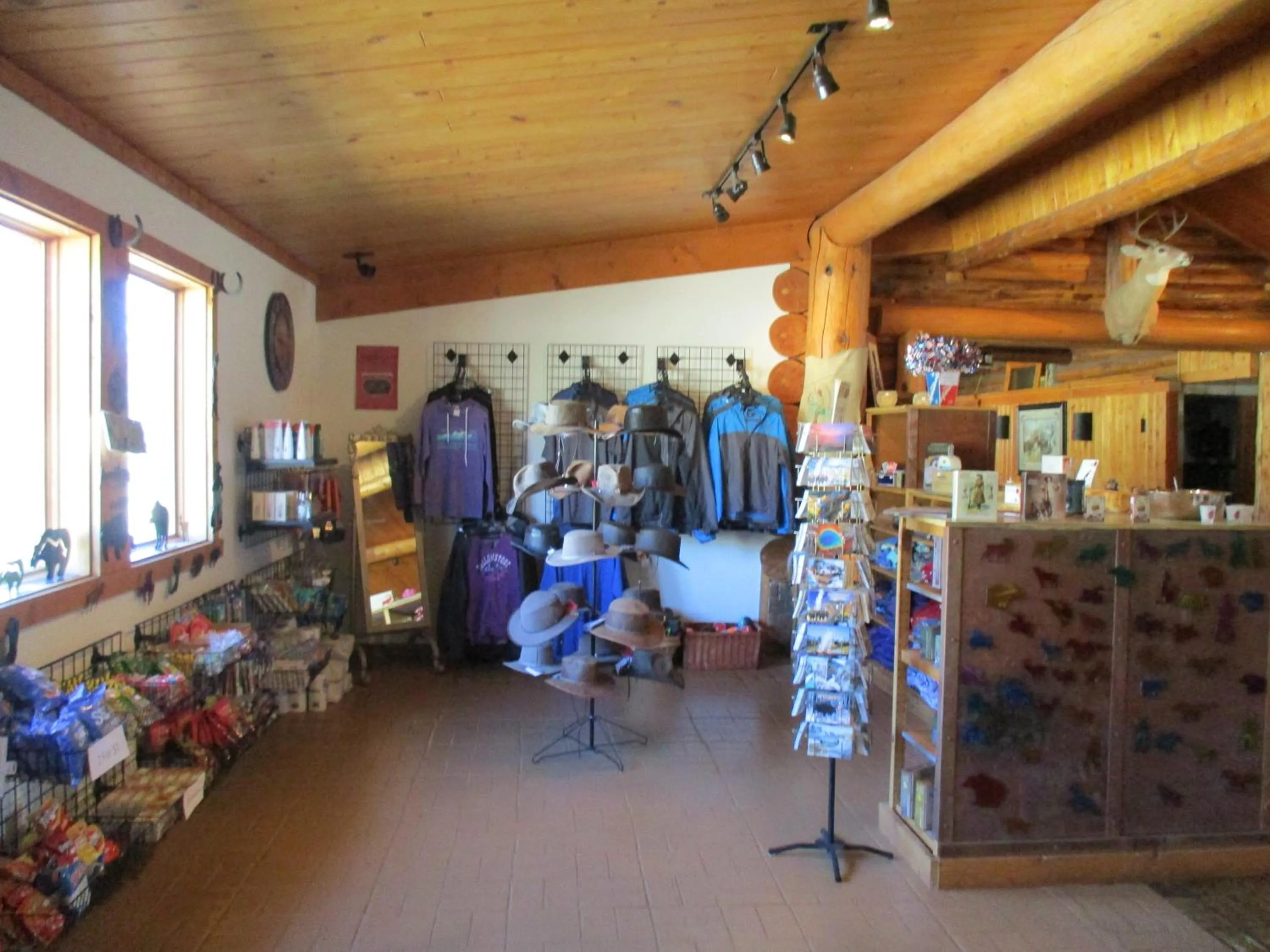On-site shops in Yellowstone Valley Inn