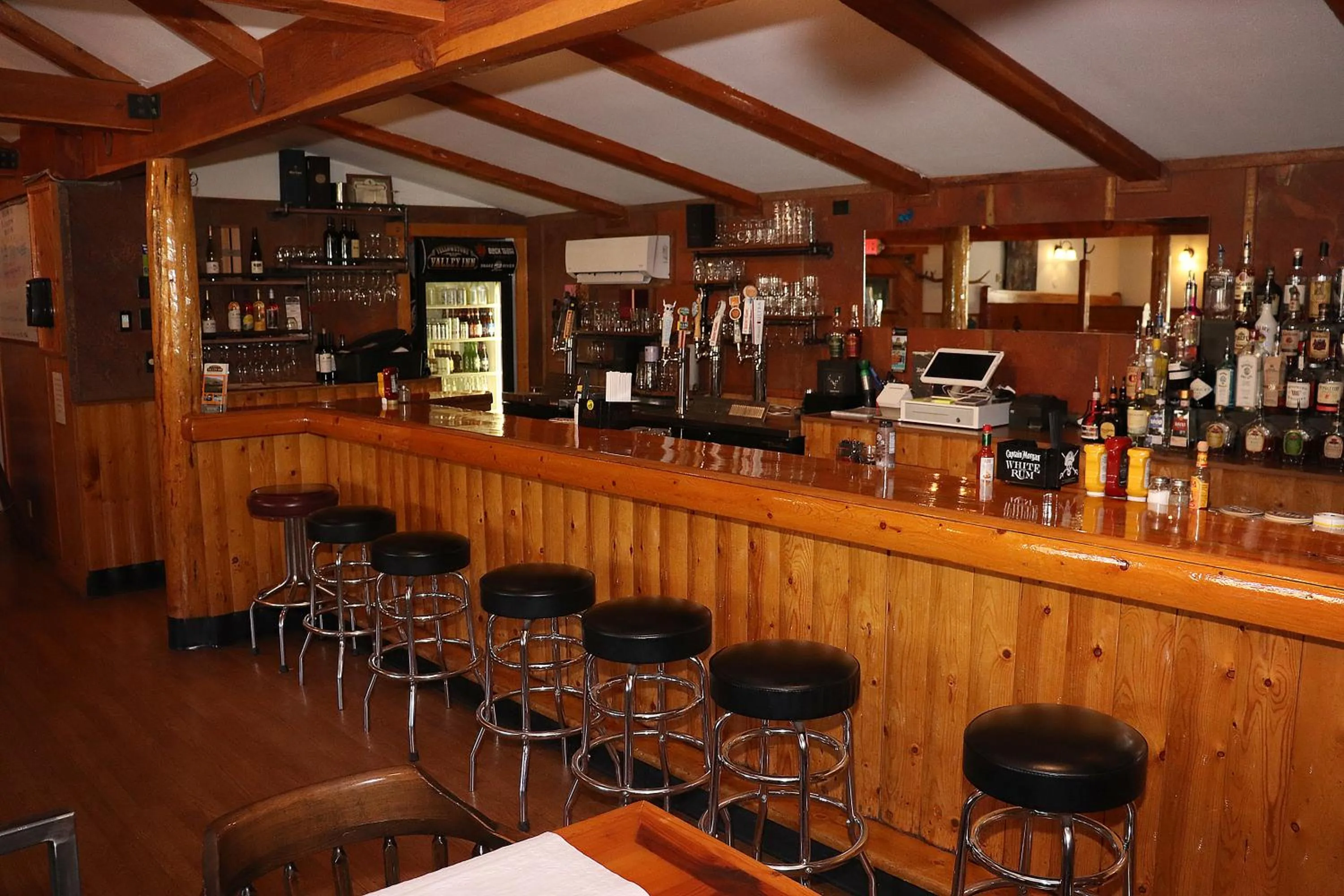 Yellowstone Valley Inn