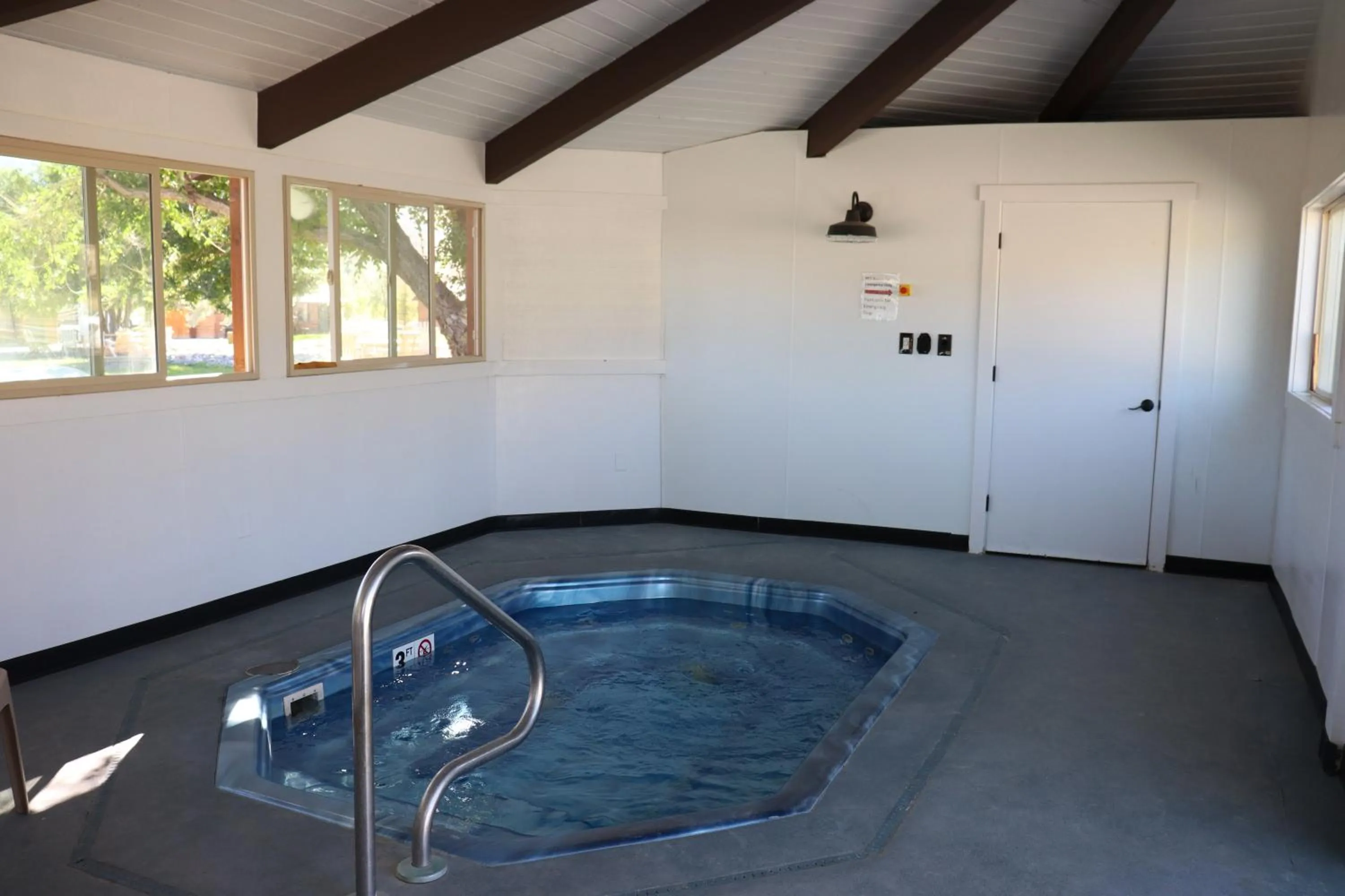 Yellowstone Valley Inn