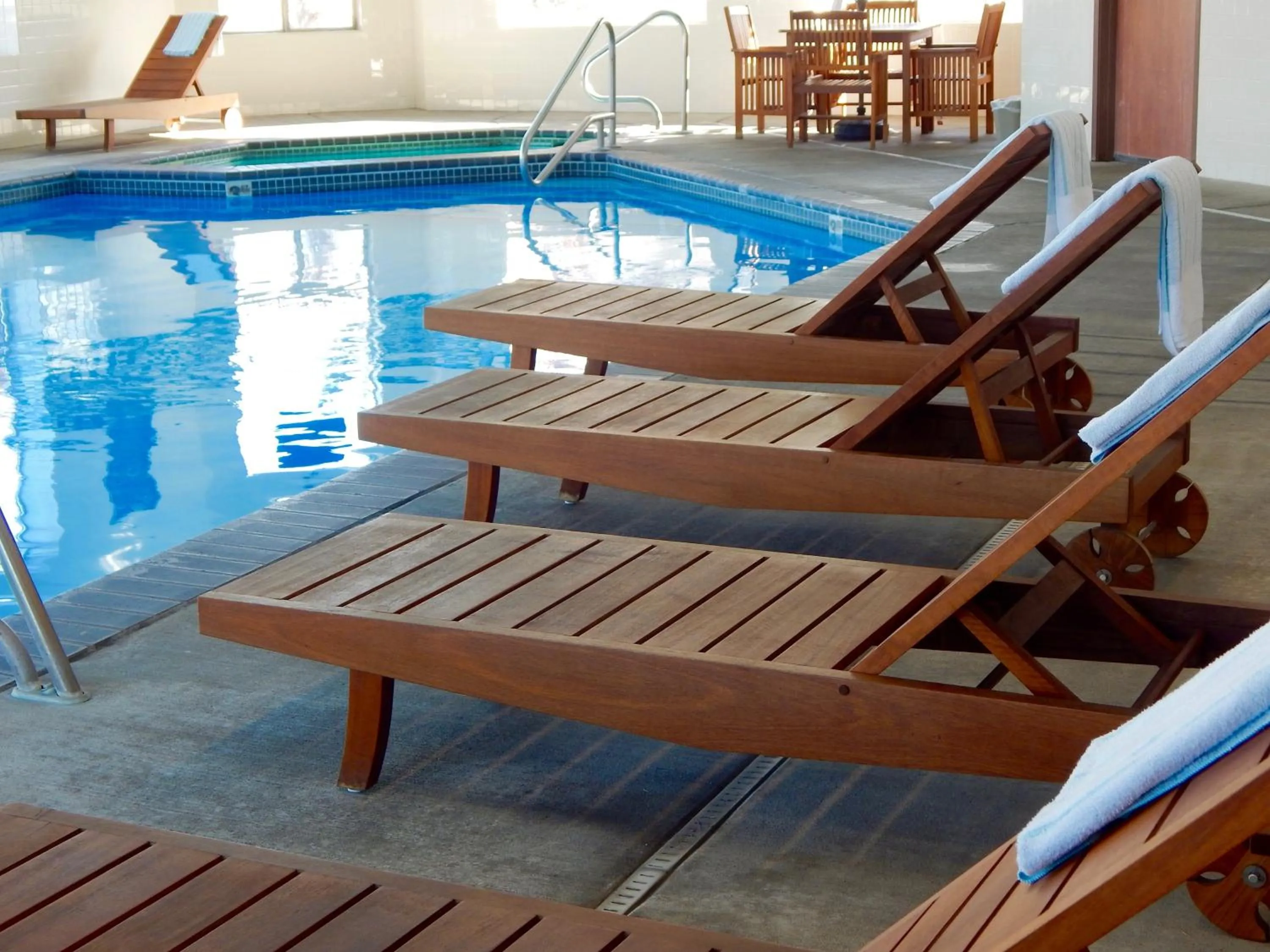 Swimming pool in Wood River Inn & Suite