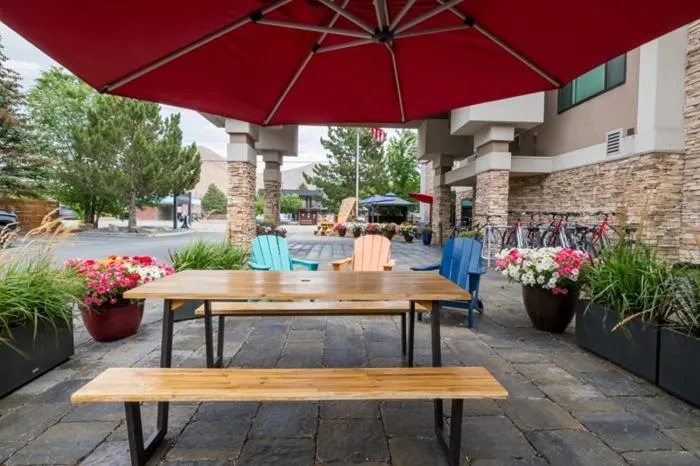 Patio in Wood River Inn & Suite