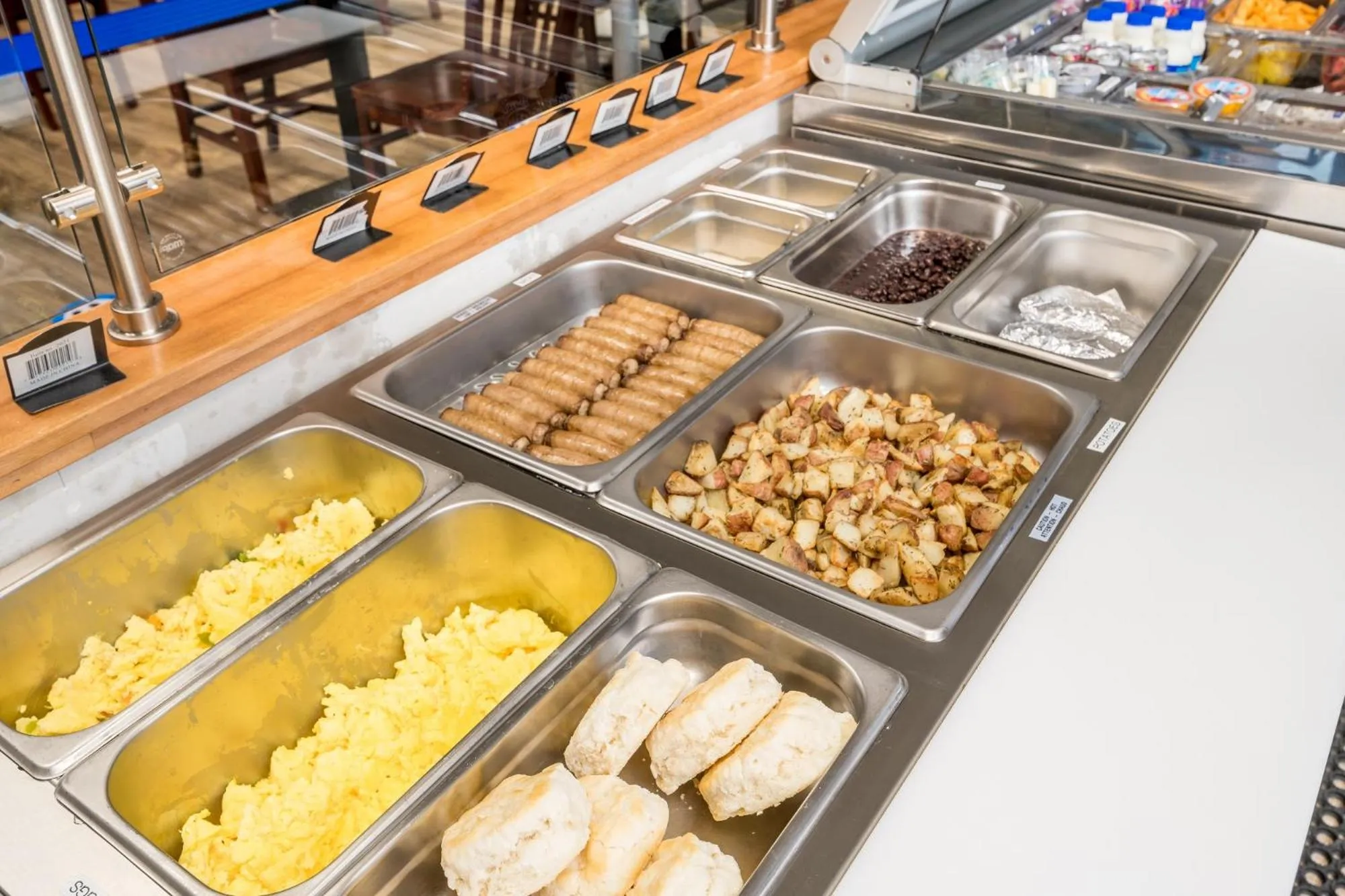 Food in Wood River Inn & Suite