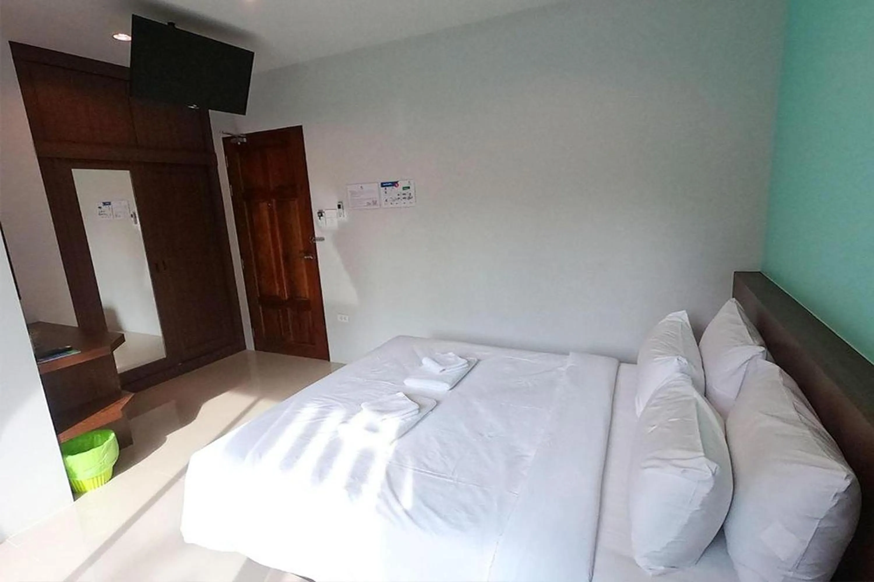 Bed in Friendly Hotel Krabi