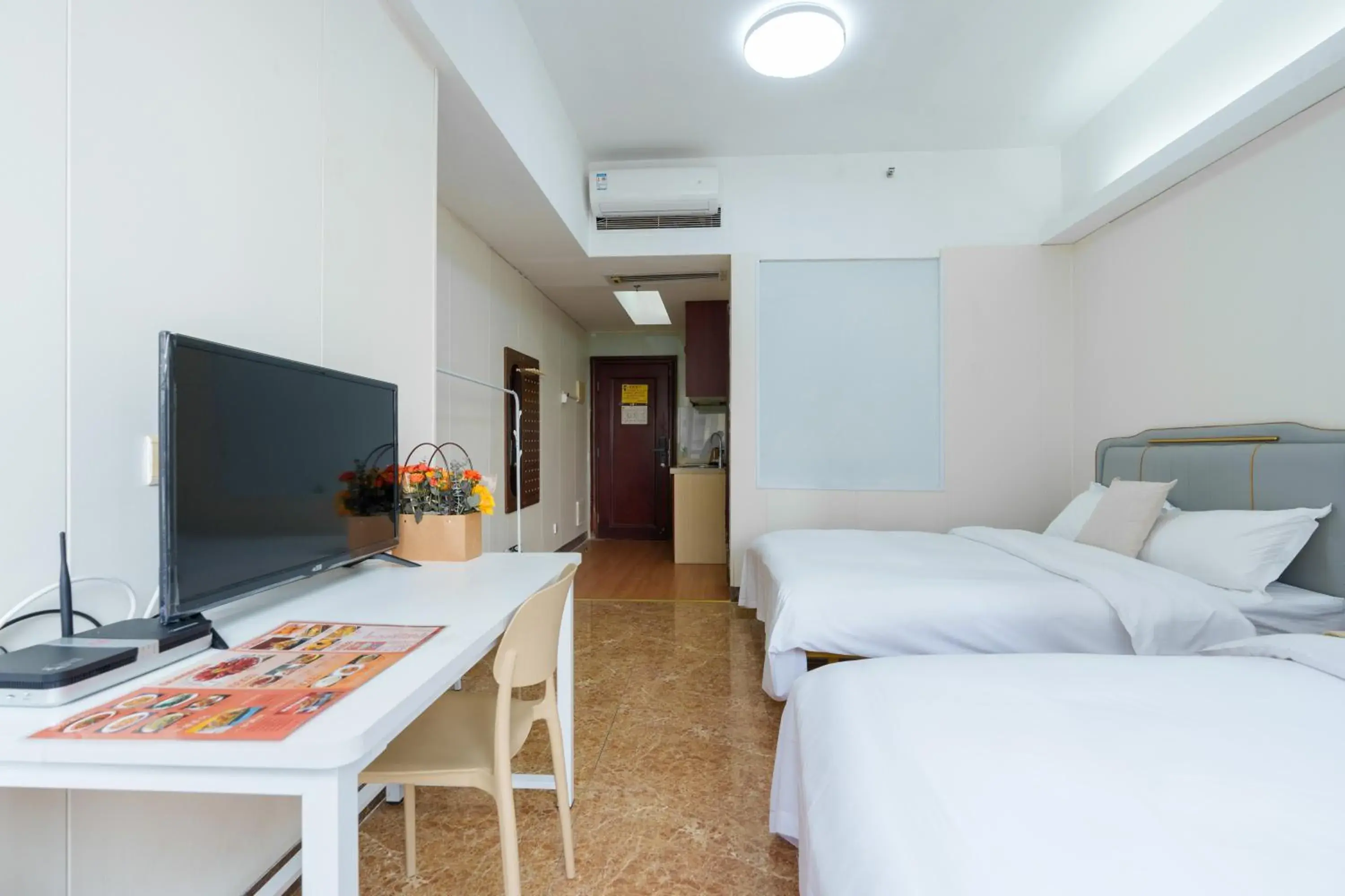 Property building, Bed in Sunny International Apartment From Beijing Road Property building, Bed in Sunny International Apartment From Beijing Road