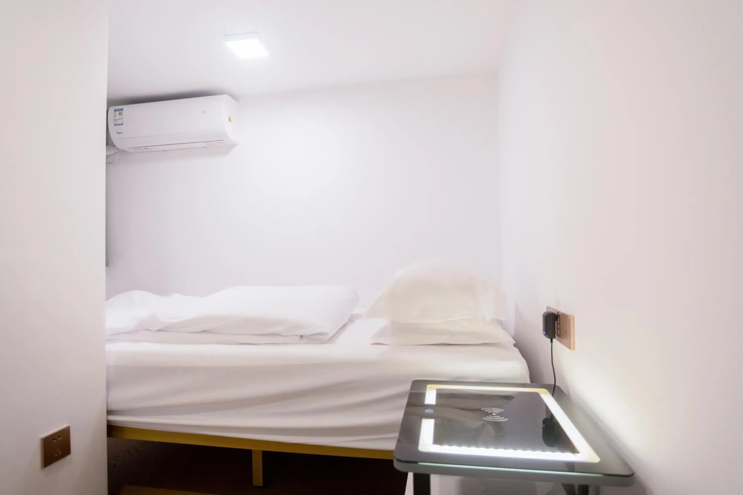 Bed in Sunny International Apartment From Beijing Road Bed in Sunny International Apartment From Beijing Road