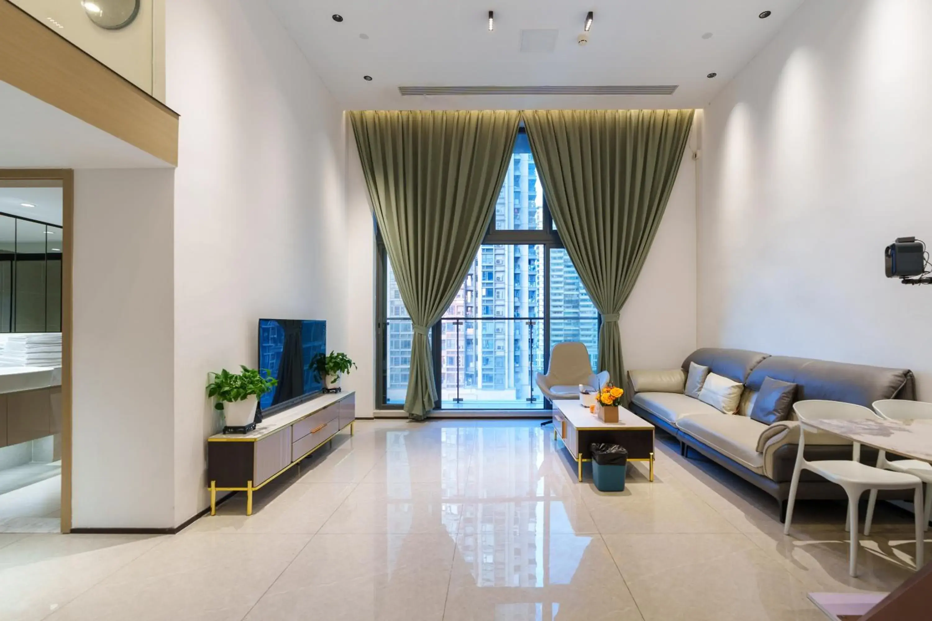 Duplex Suite in Sunny International Apartment From Beijing Road Duplex Suite in Sunny International Apartment From Beijing Road