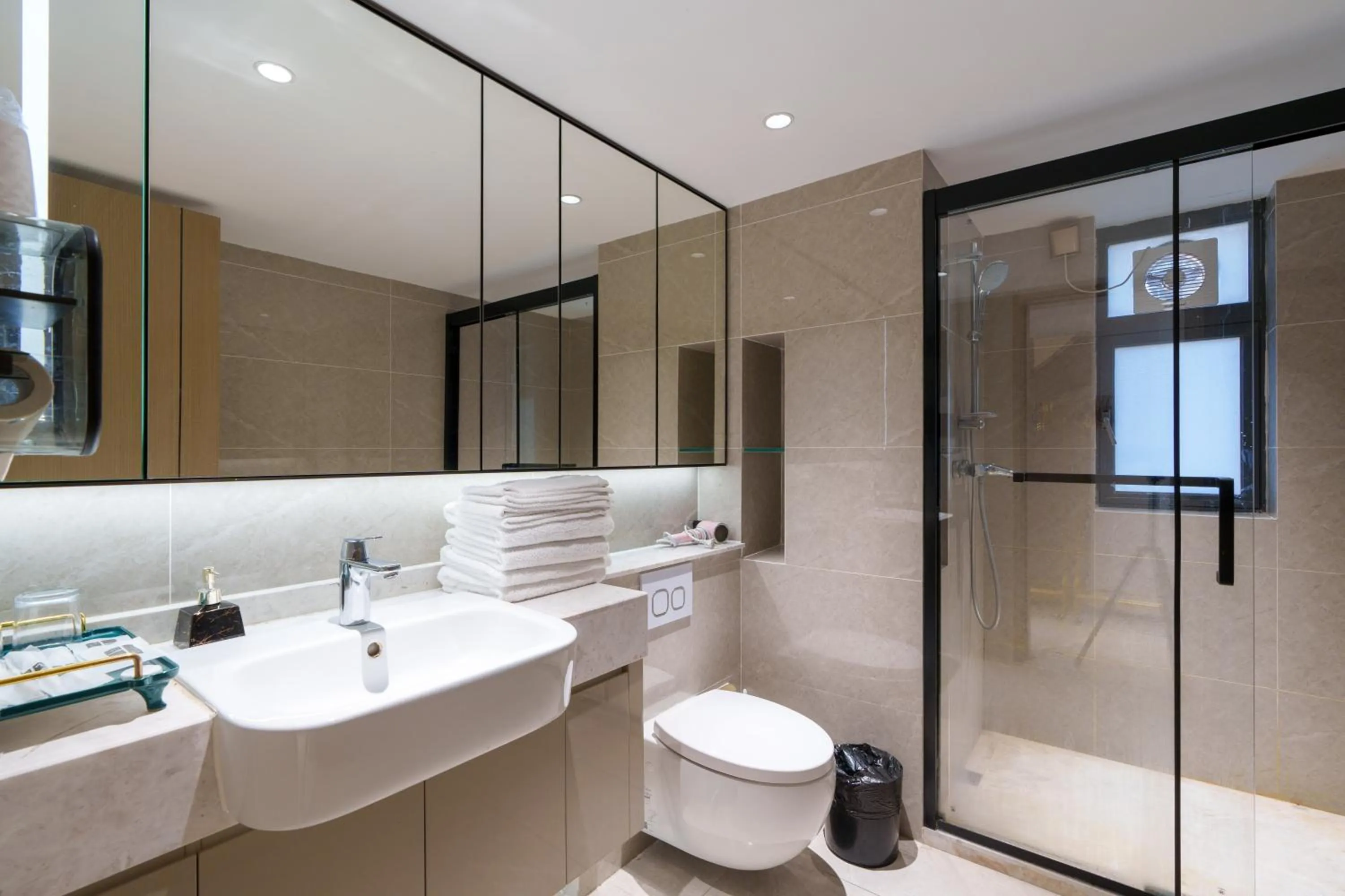 Toilet in Sunny International Apartment From Beijing Road