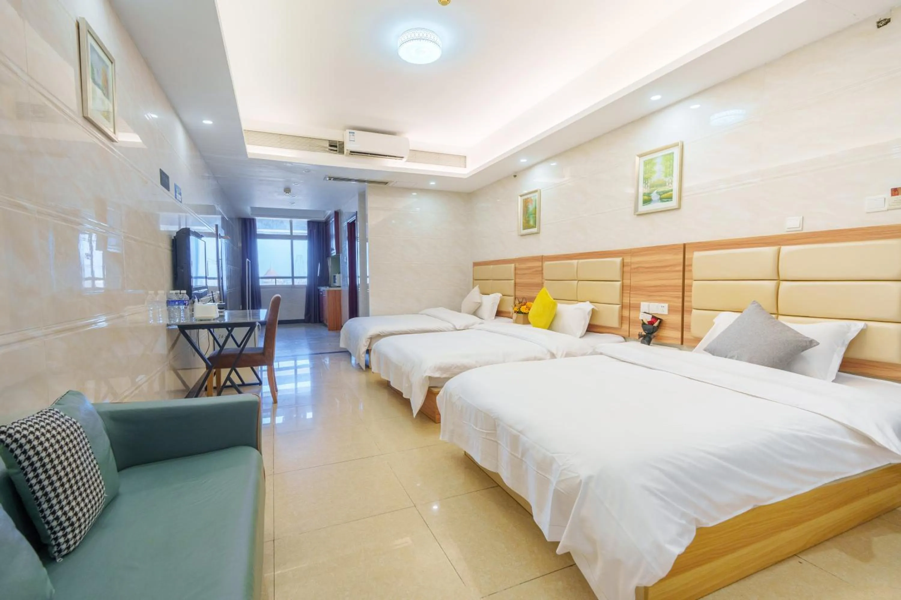 Photo of the whole room, Bed in Sunny International Apartment From Beijing Road