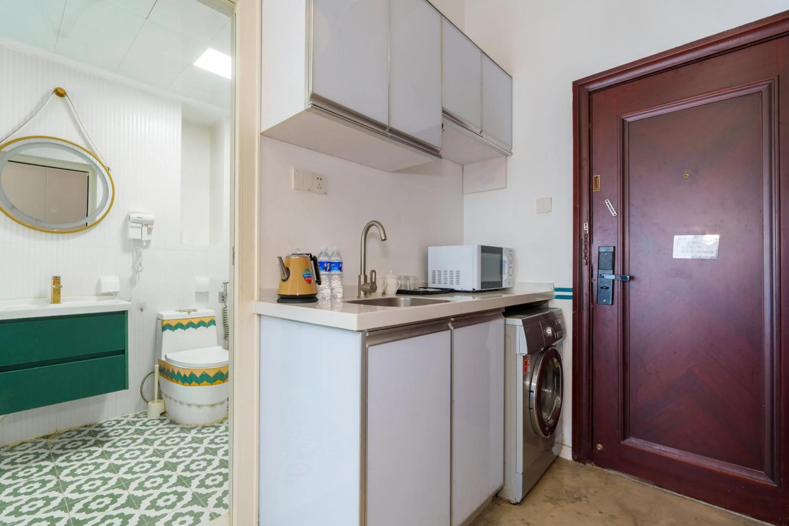Kitchen or kitchenette in Sunny International Apartment From Beijing Road