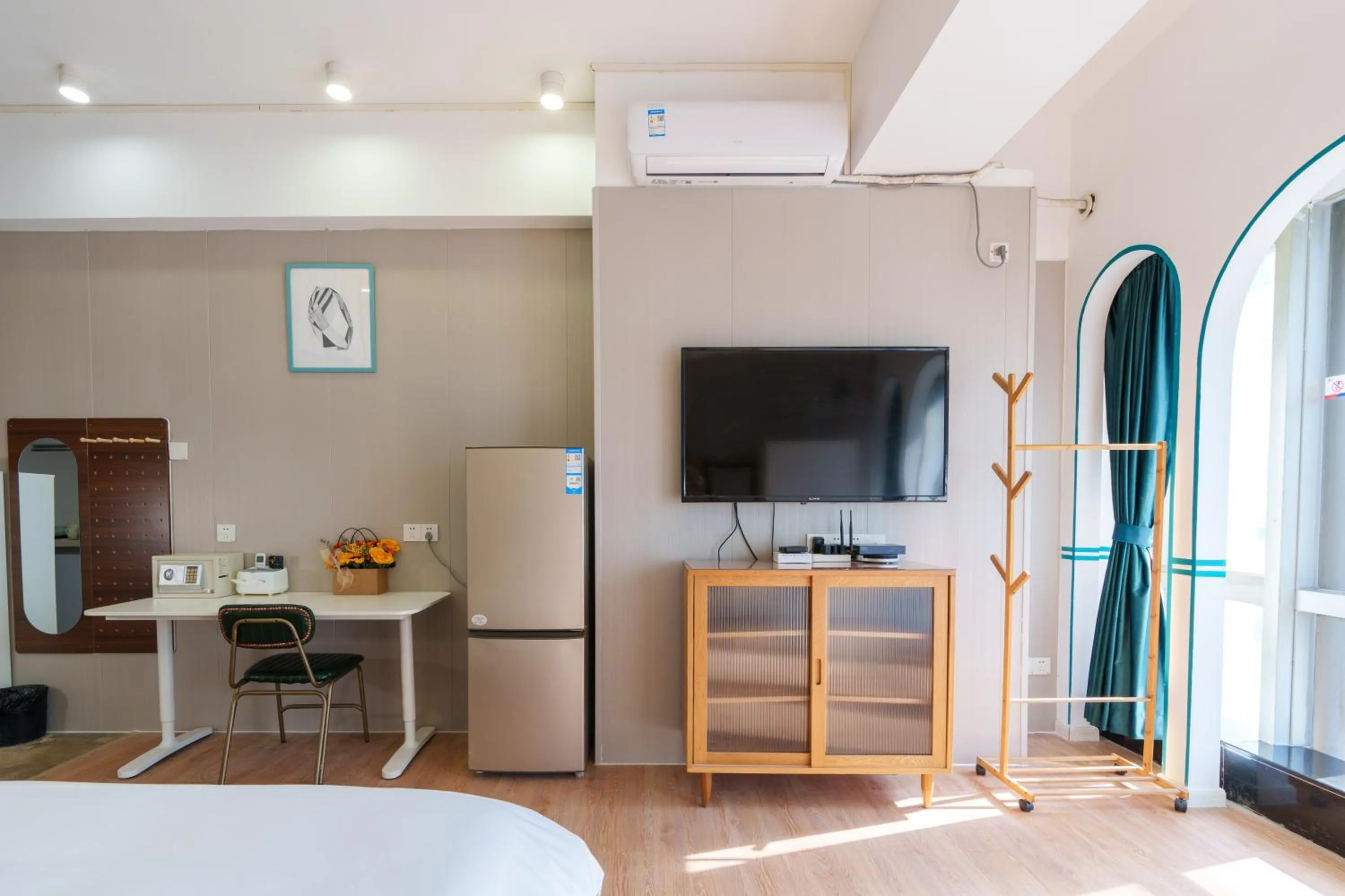 TV and multimedia, Bed in Sunny International Apartment From Beijing Road