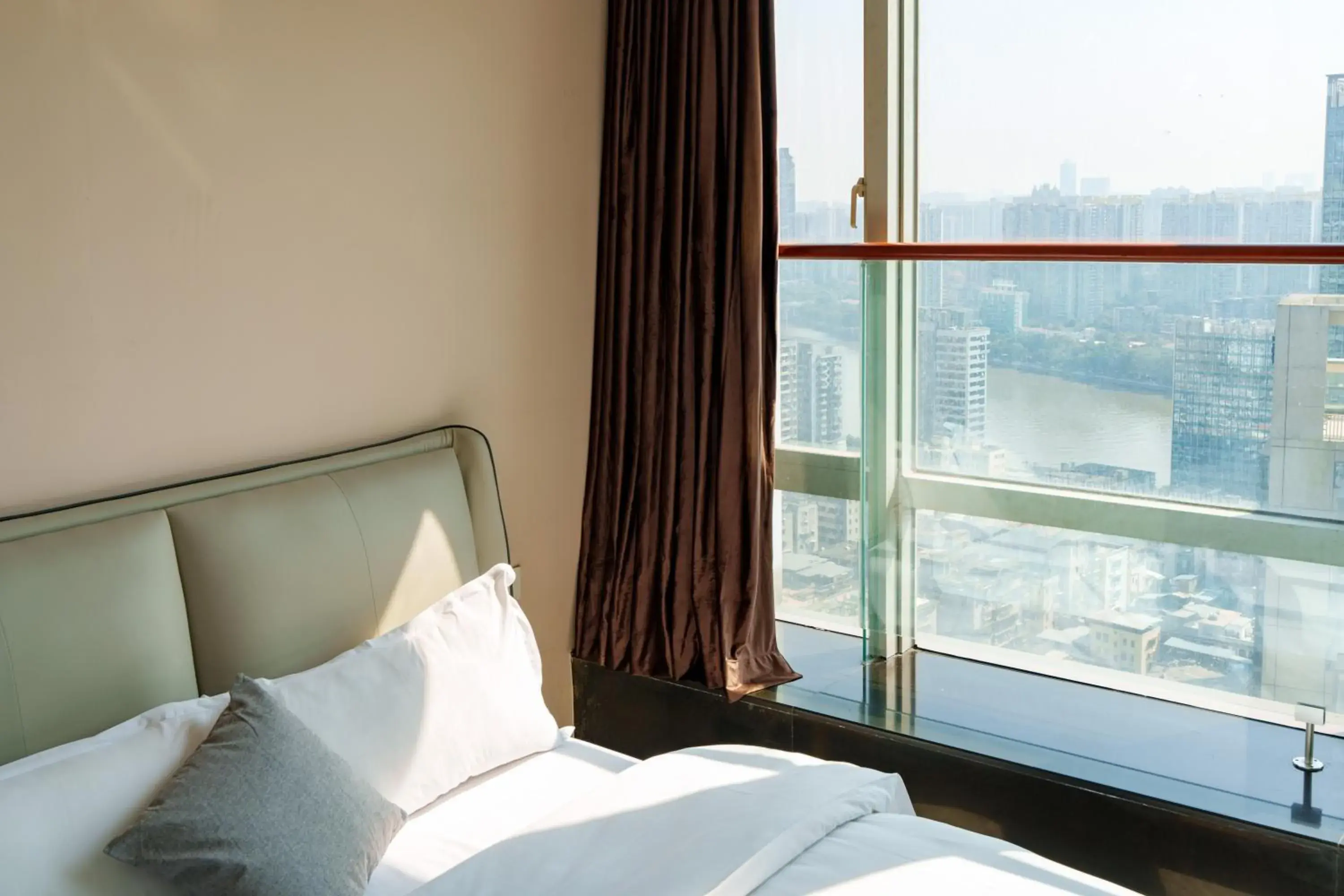 Property building, Bed in Sunny International Apartment From Beijing Road Property building, Bed in Sunny International Apartment From Beijing Road