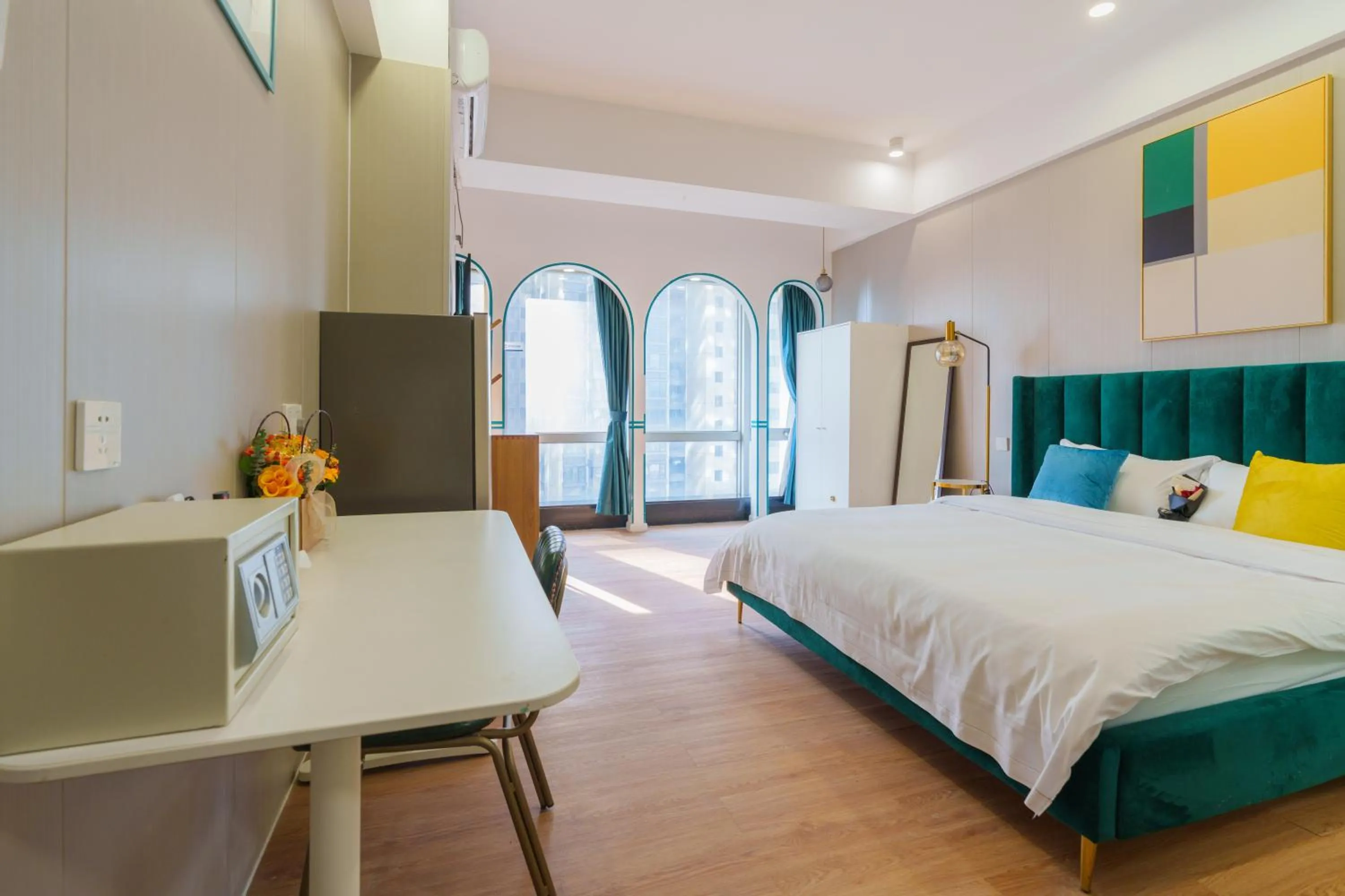 Photo of the whole room, Bed in Sunny International Apartment From Beijing Road