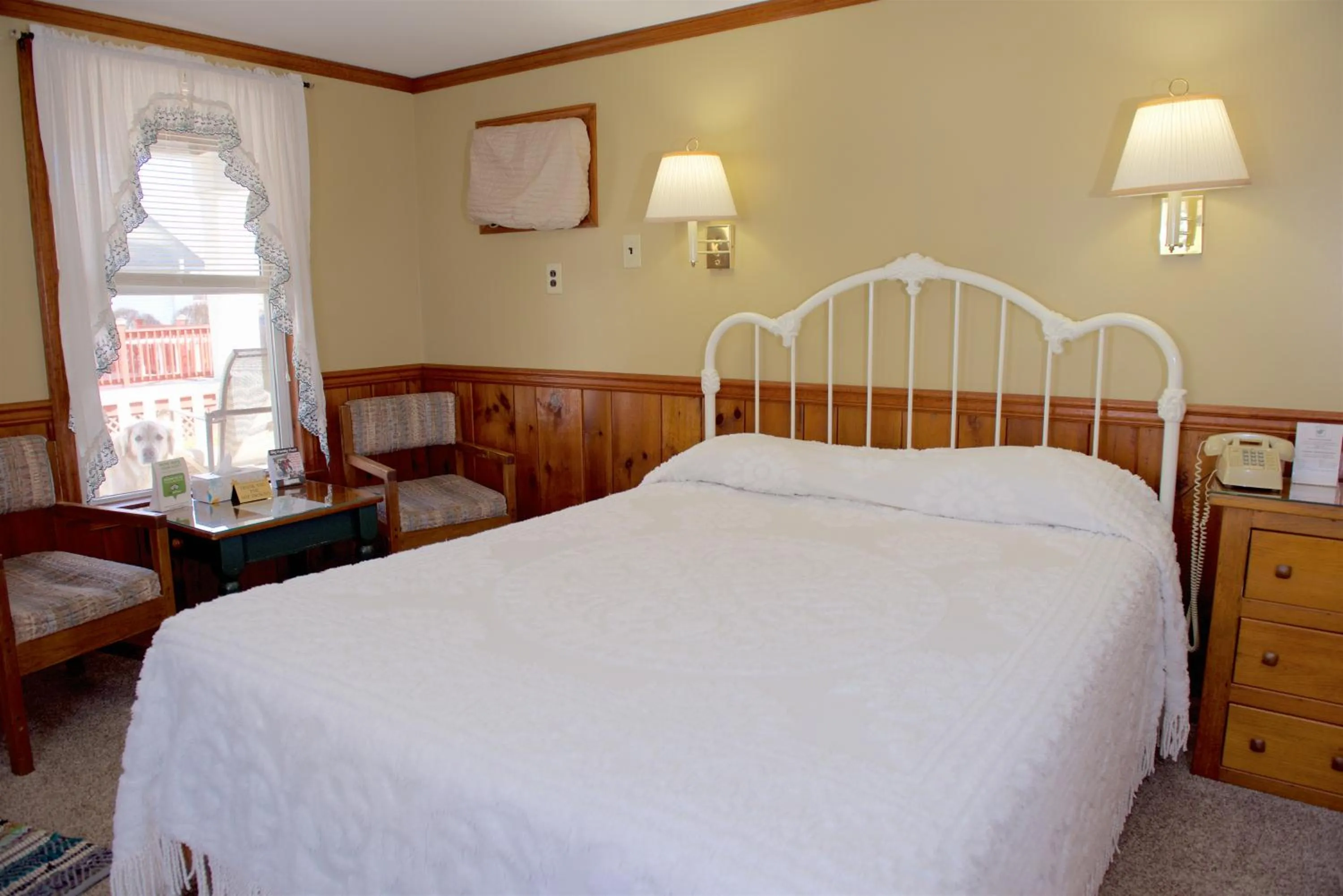 Bed in Myer Country Motel