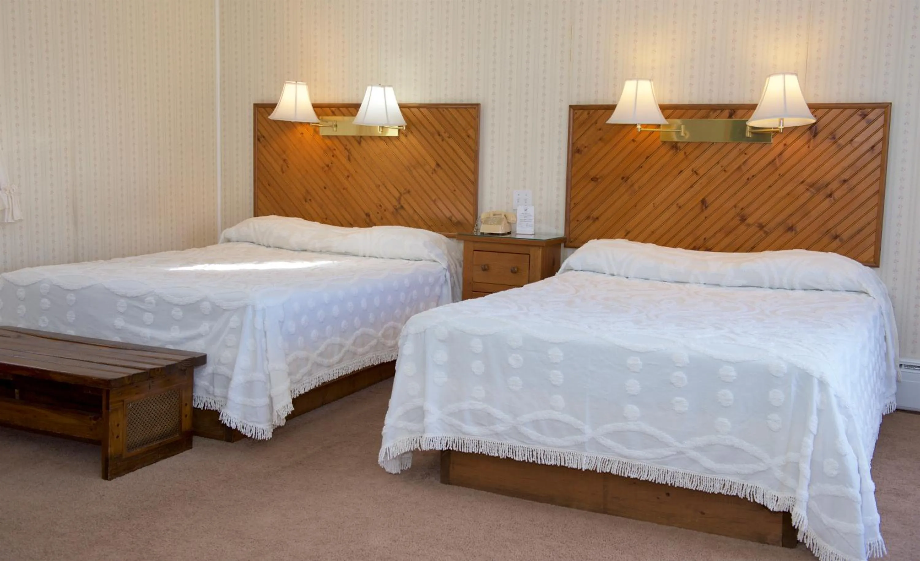 Bed in Myer Country Motel