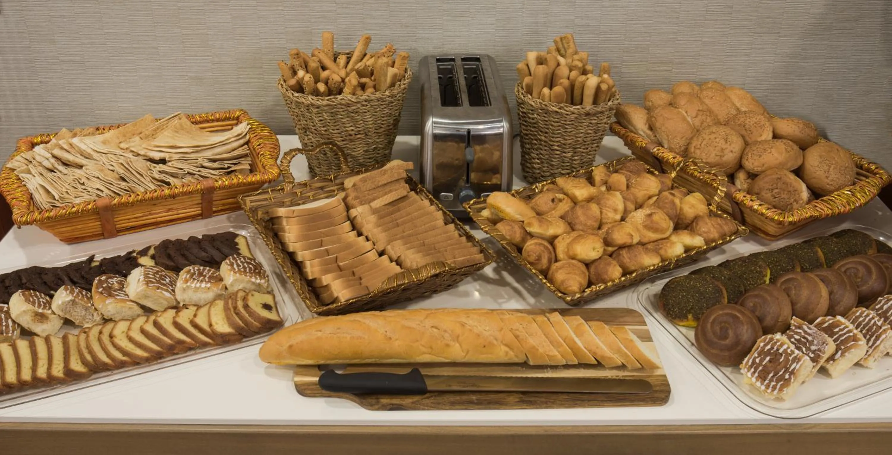 Food and drinks in Le Park Concord Hotel