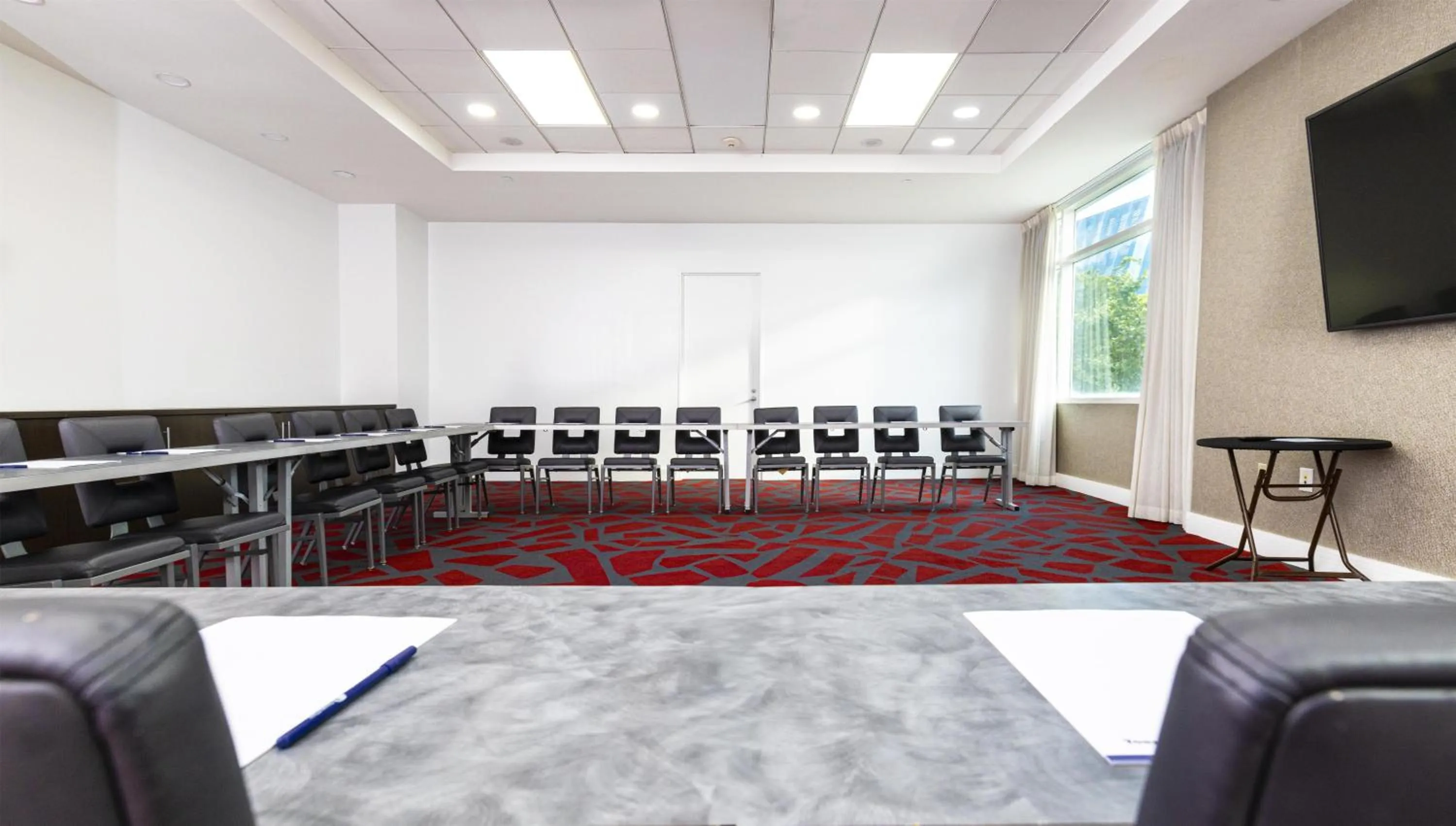 Meeting/conference room in GALLERY One - A DoubleTree Suites by Hilton Hotel