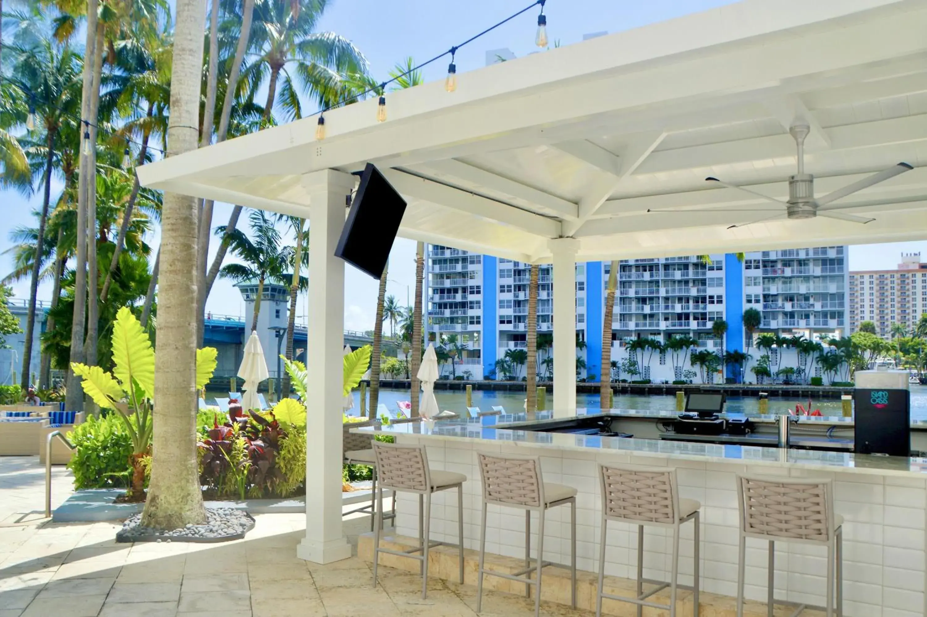 Lounge or bar in GALLERY One - A DoubleTree Suites by Hilton Hotel Lounge or bar in GALLERY One - A DoubleTree Suites by Hilton Hotel