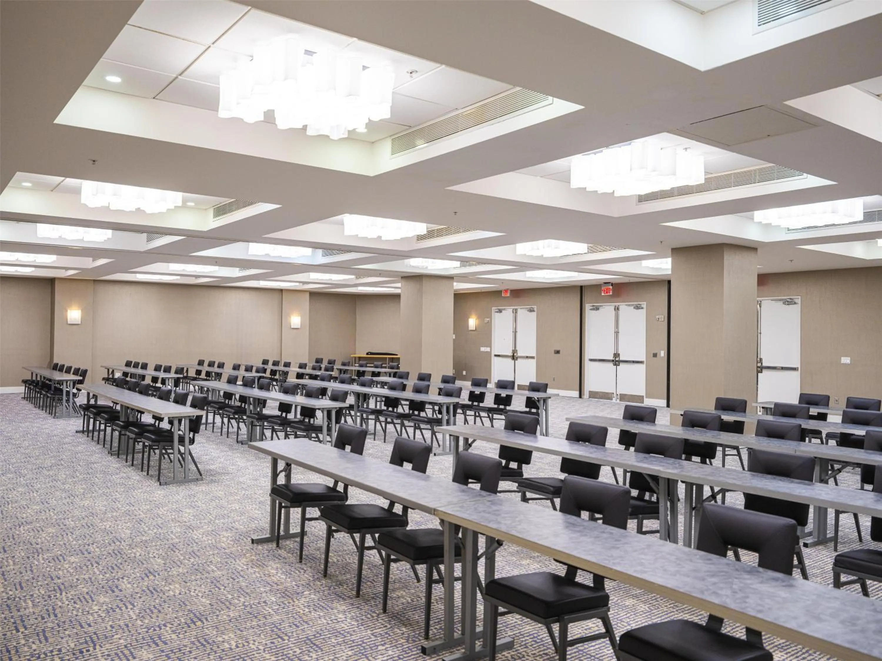 Meeting/conference room in GALLERY One - A DoubleTree Suites by Hilton Hotel