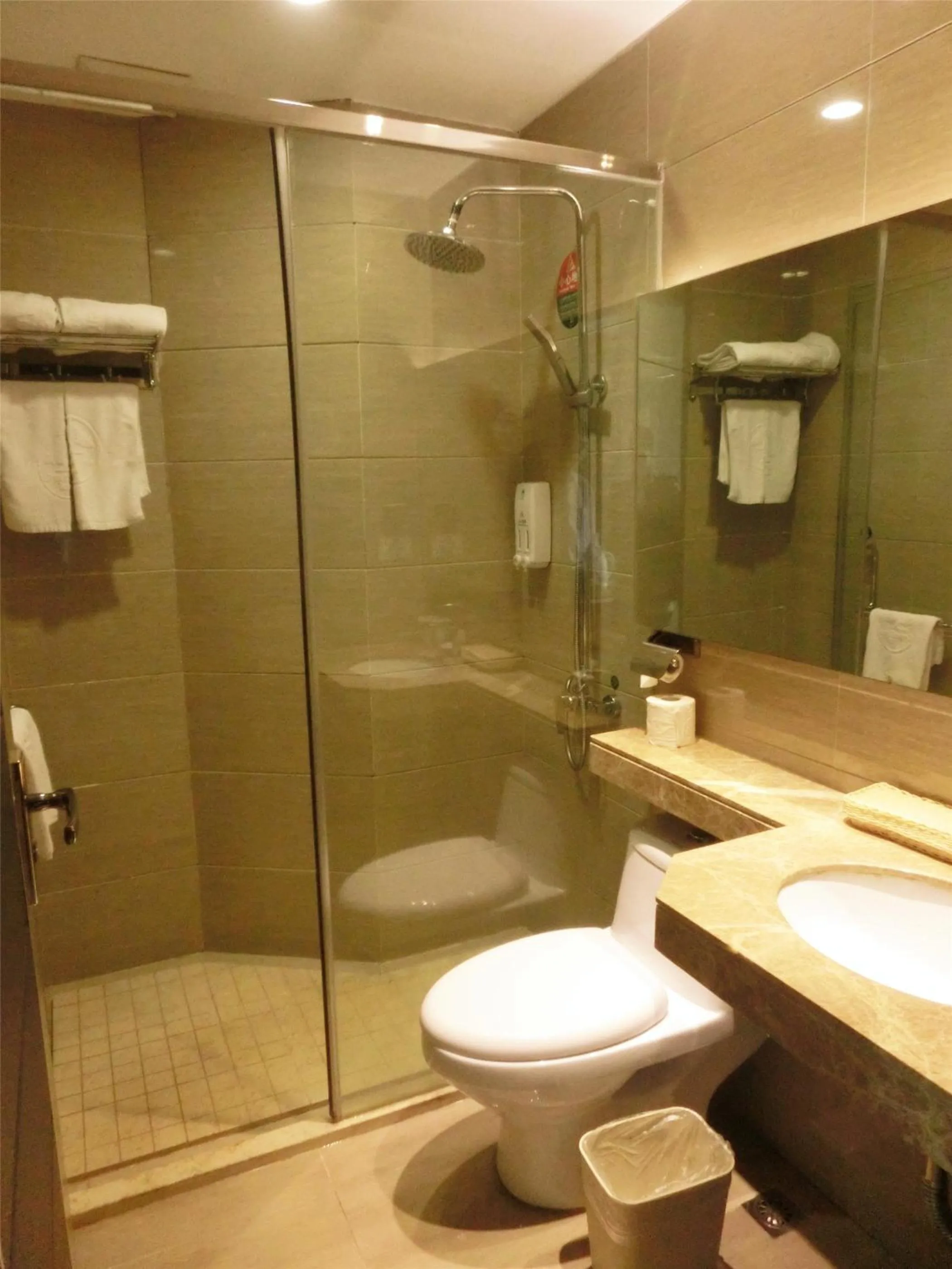 Toilet, Bathroom in Greentree Alliance Shenzhen Shekou Sea World Hotel