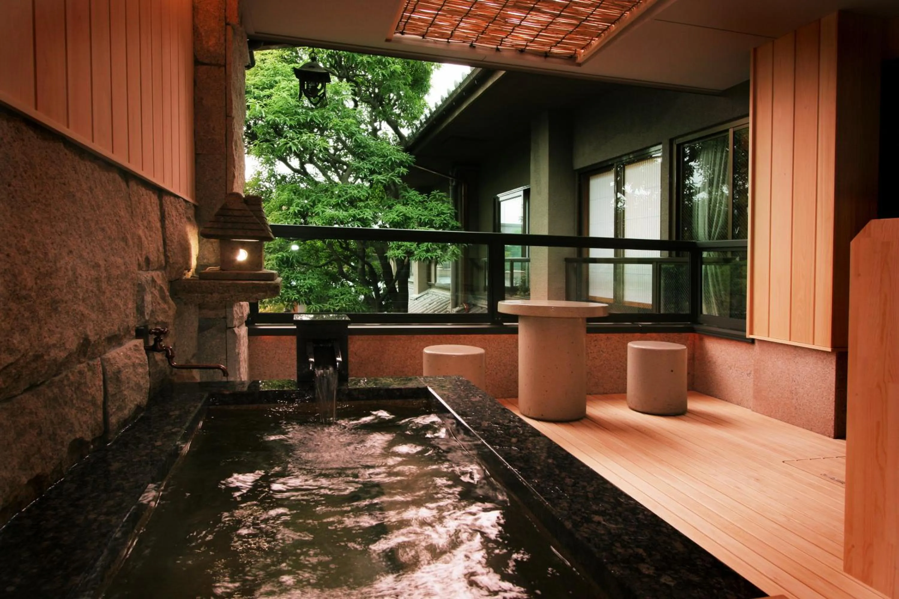 Hot Spring Bath in Beautiful Japanese Garden Kagetsu