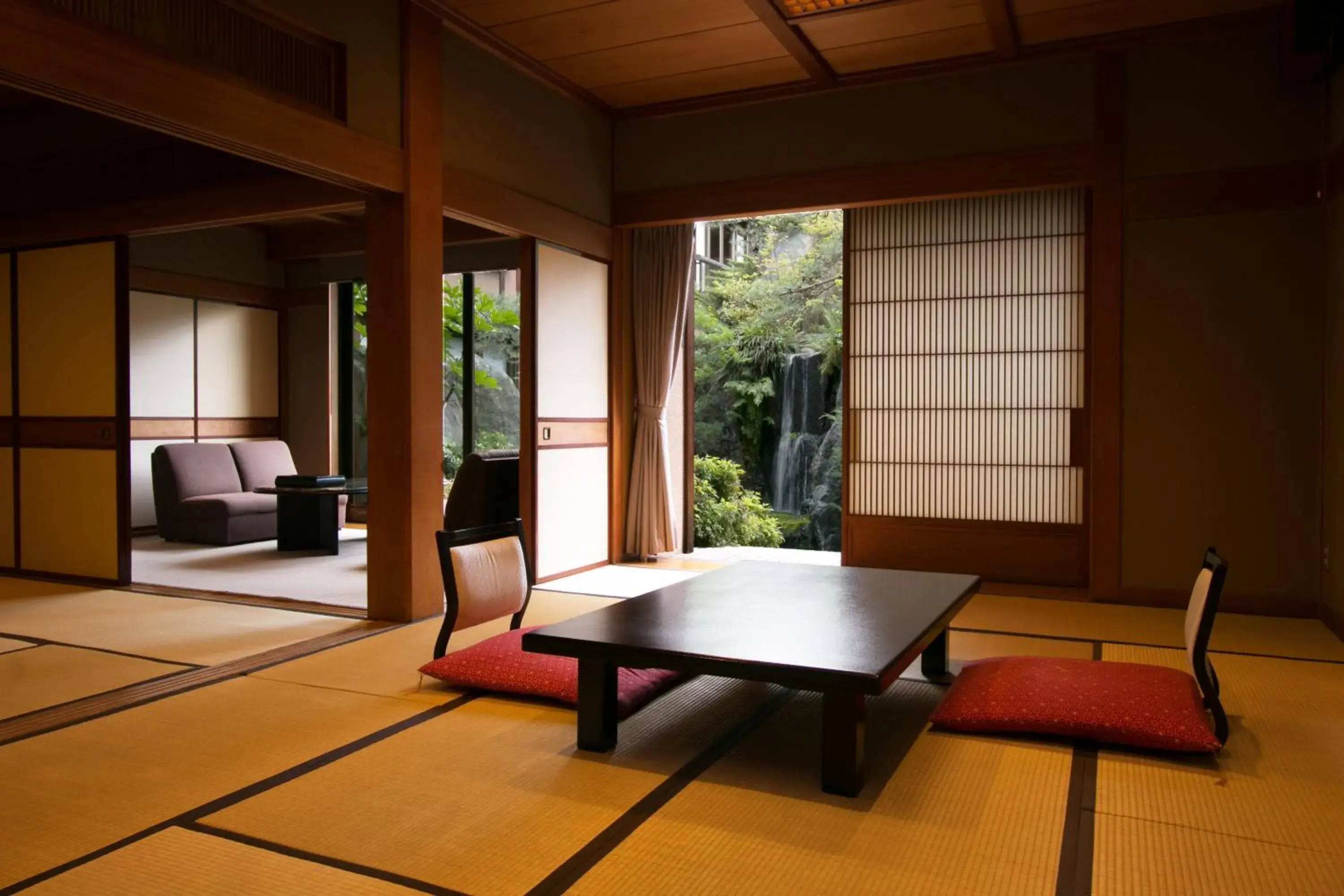 Photo of the whole room in Beautiful Japanese Garden Kagetsu Photo of the whole room in Beautiful Japanese Garden Kagetsu