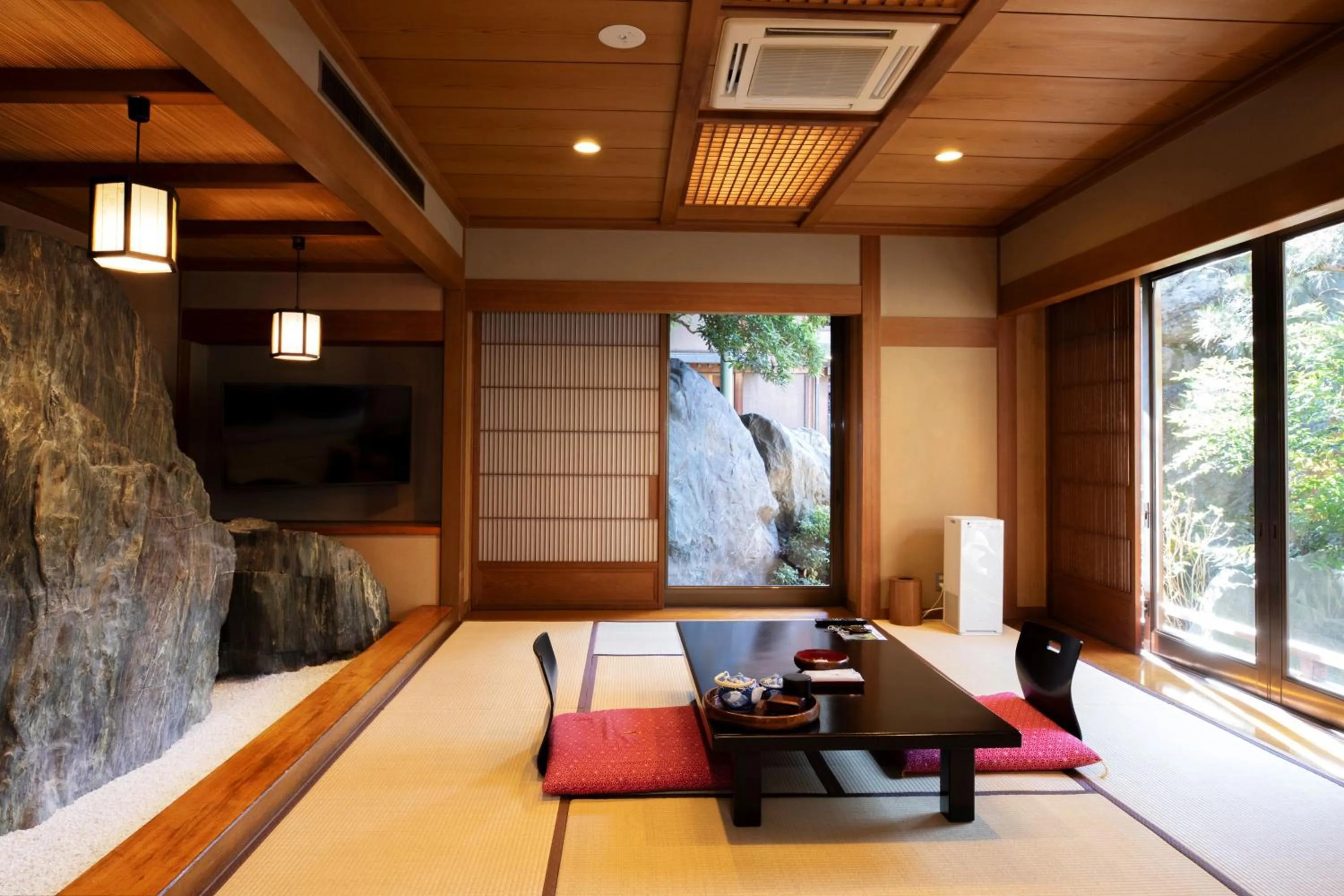 Garden in Beautiful Japanese Garden Kagetsu