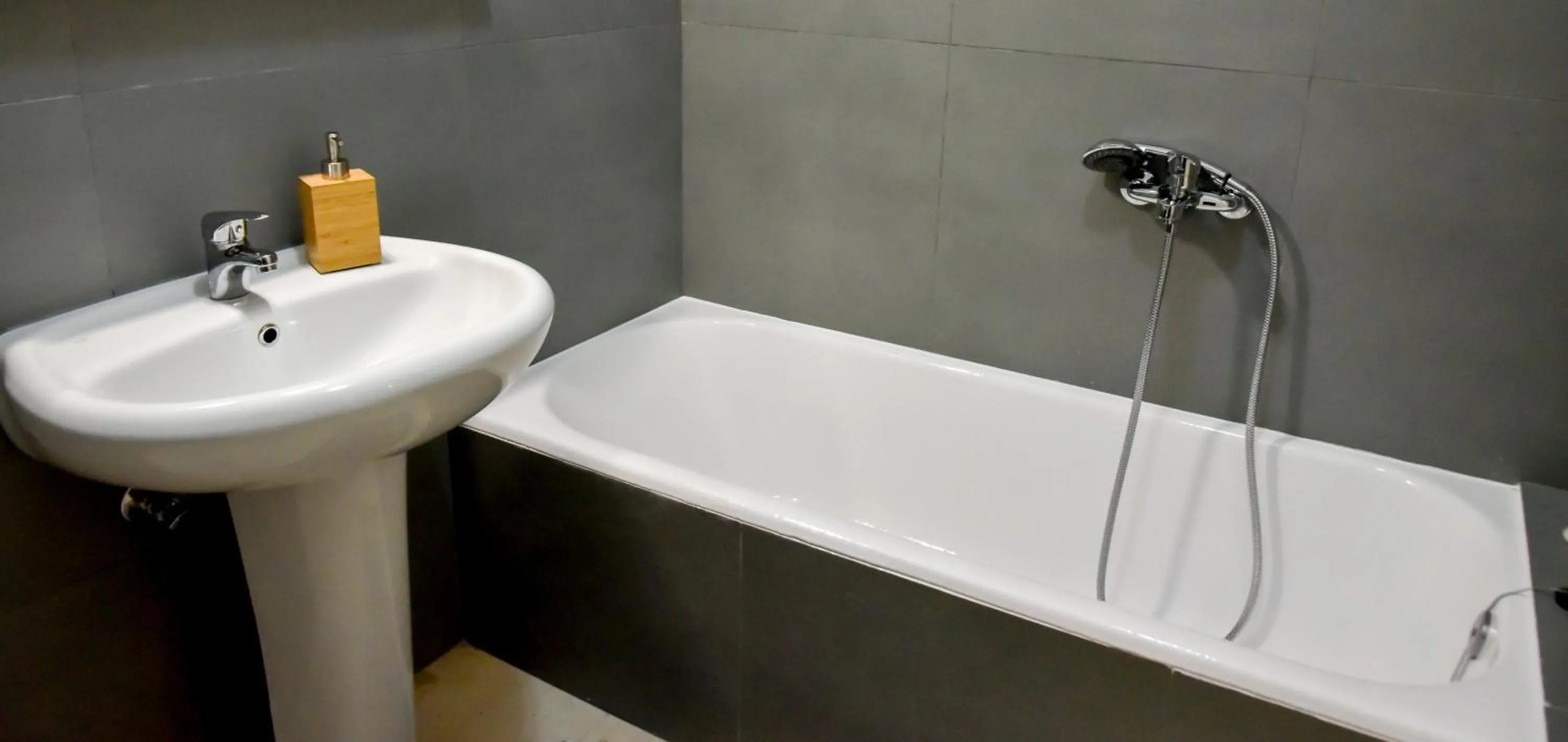 Bathroom in 20 times Athens