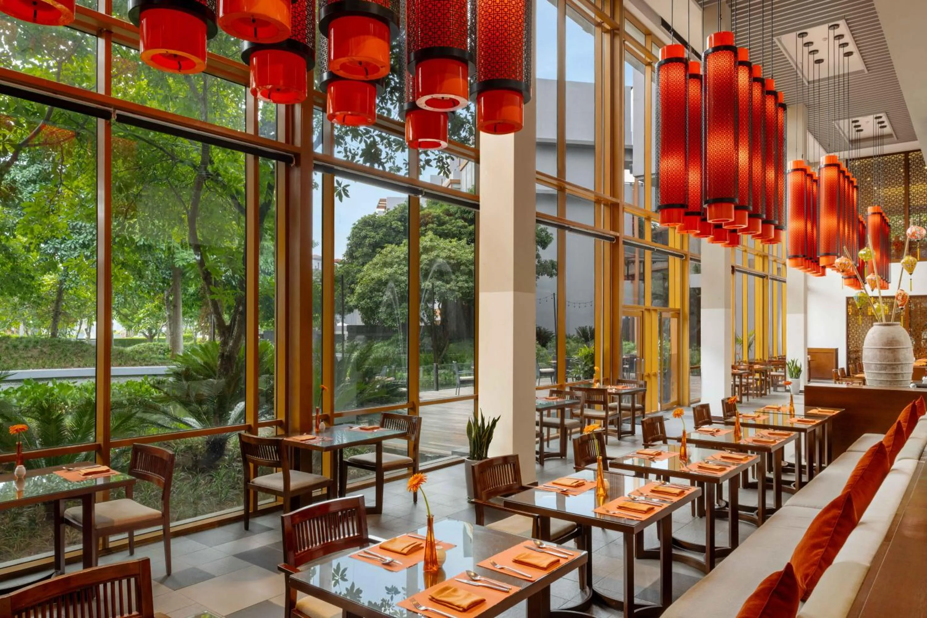 Restaurant/places to eat in Angsana Lang Co