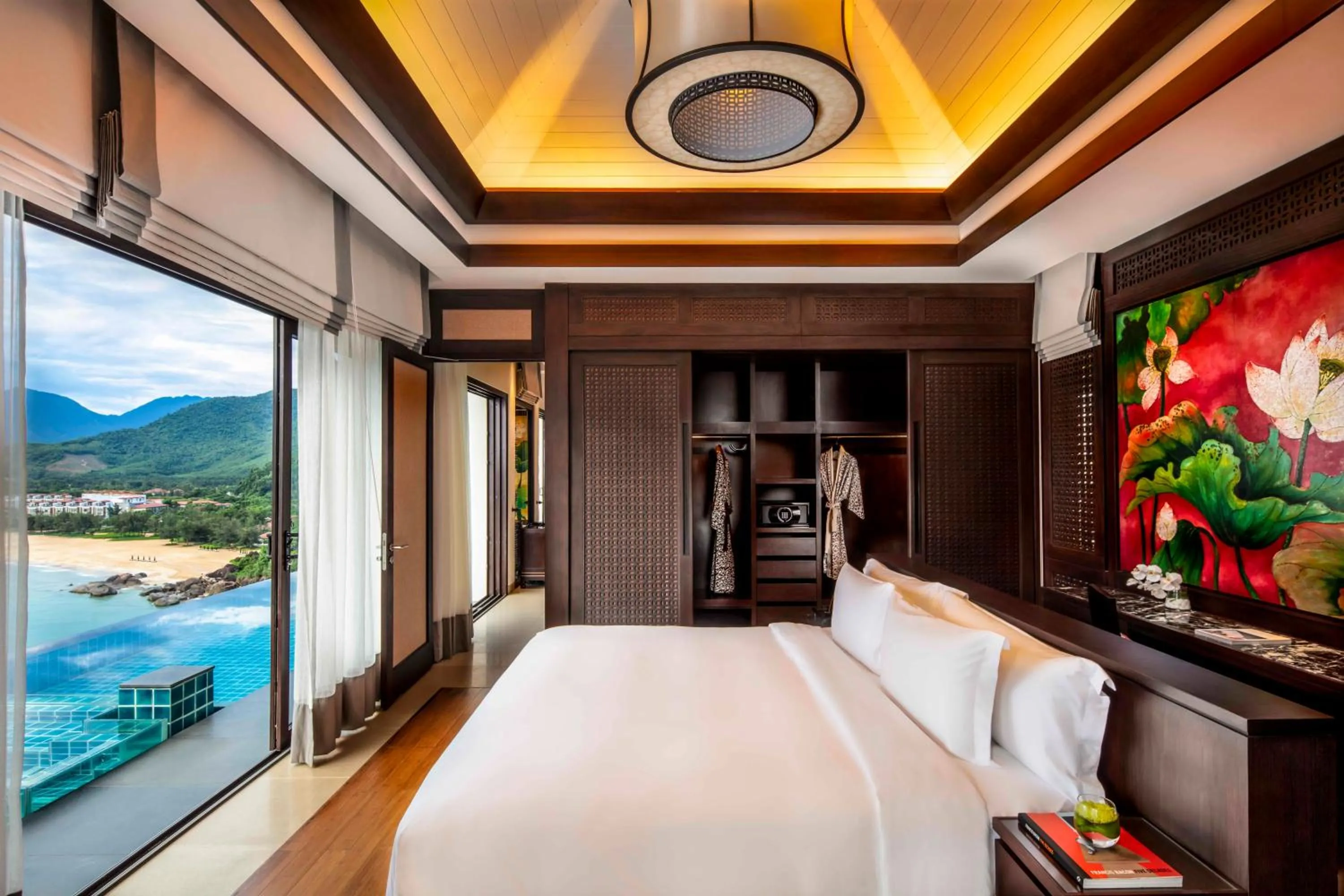 Bed in Banyan Tree Lang Co