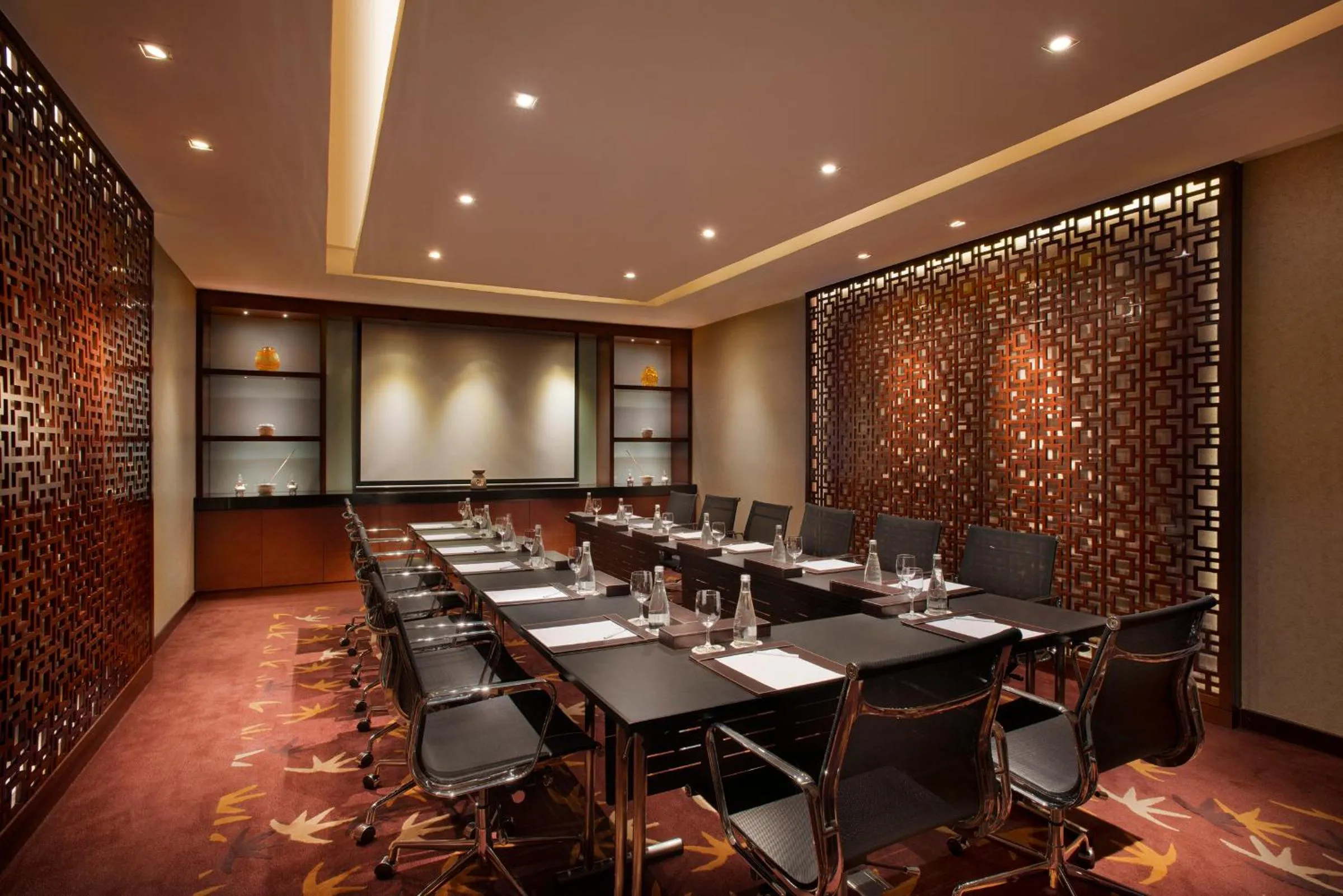 Business facilities in Banyan Tree Lang Co