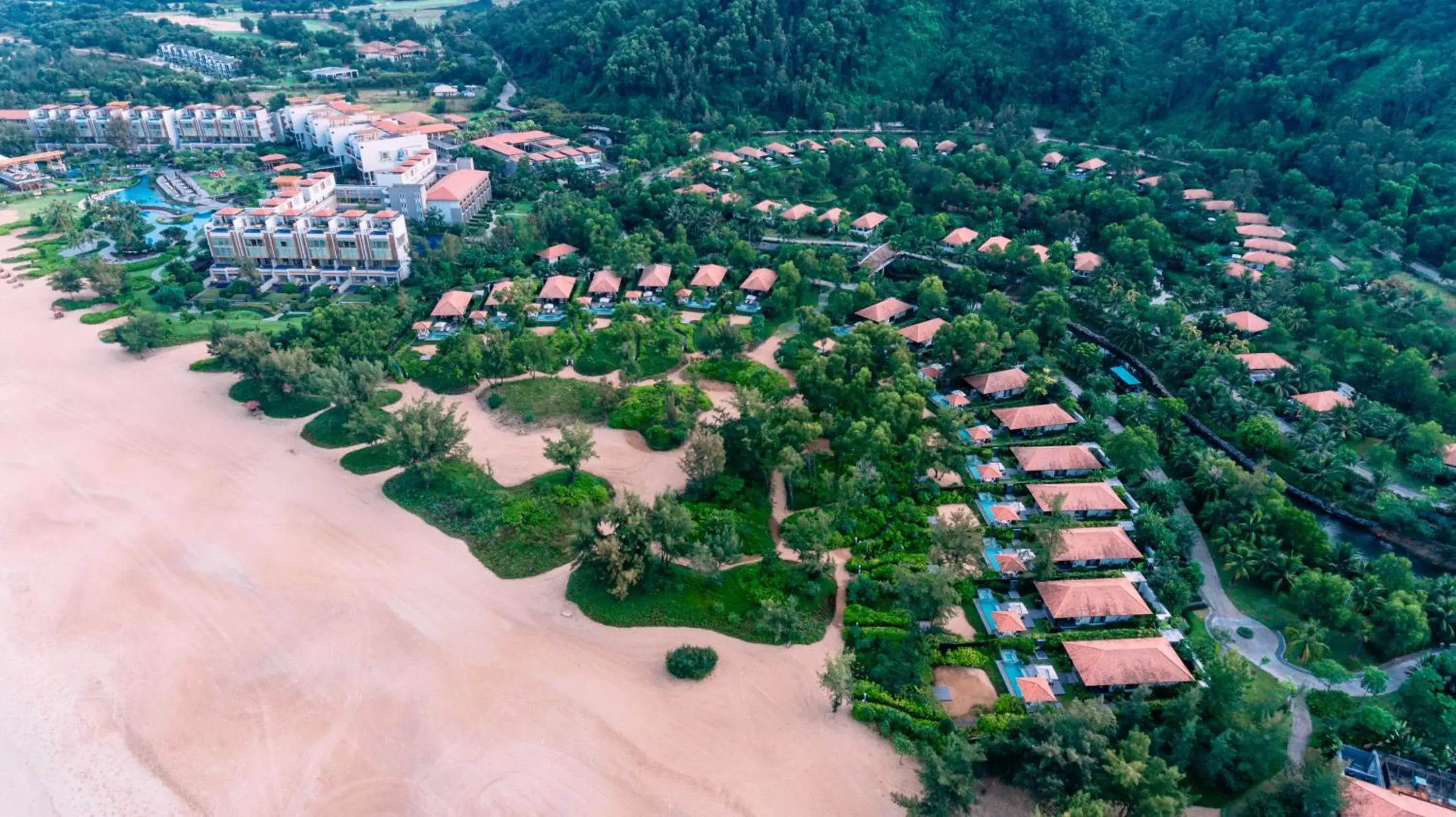 Property building in Banyan Tree Lang Co Property building in Banyan Tree Lang Co