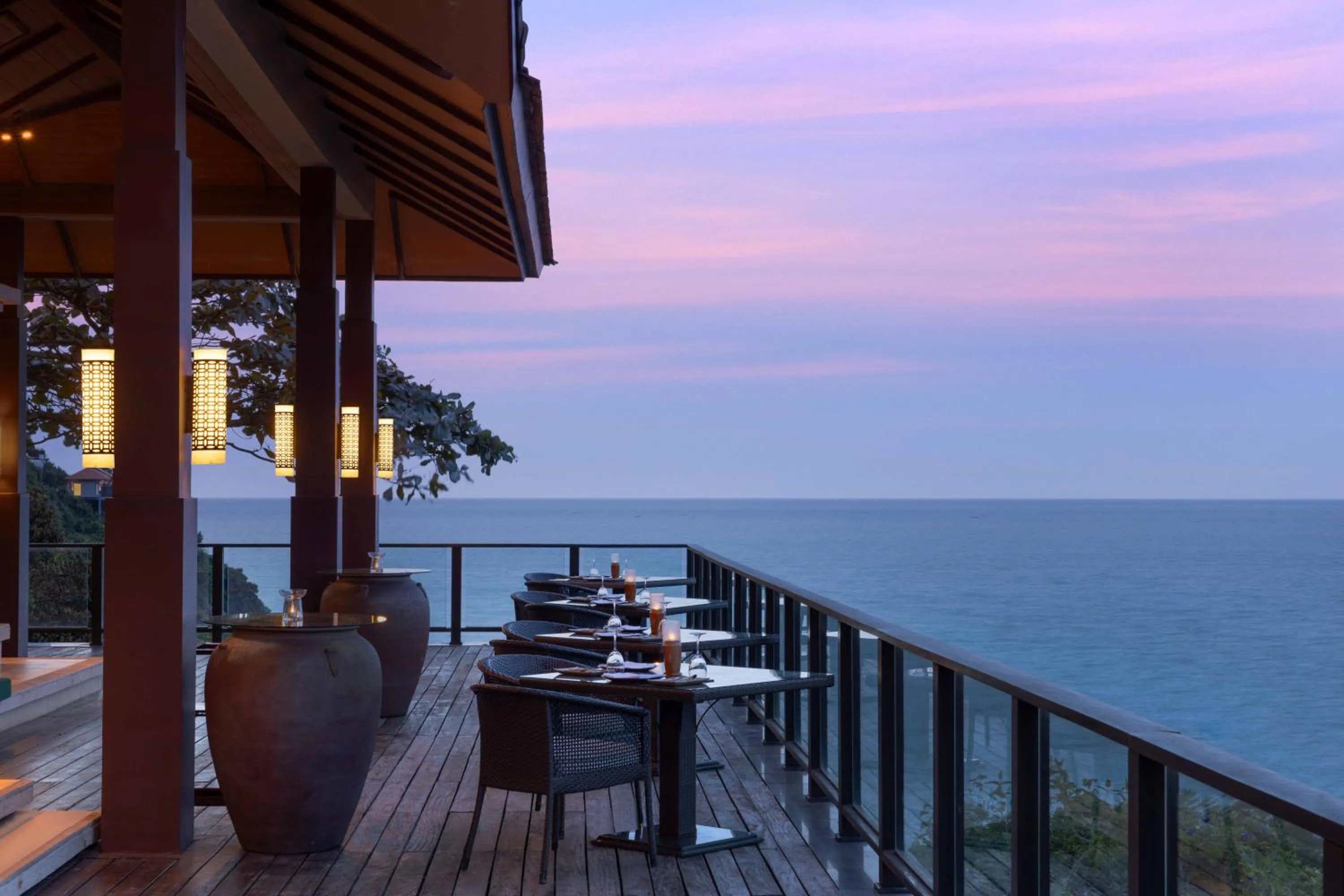 Restaurant/places to eat in Banyan Tree Lang Co