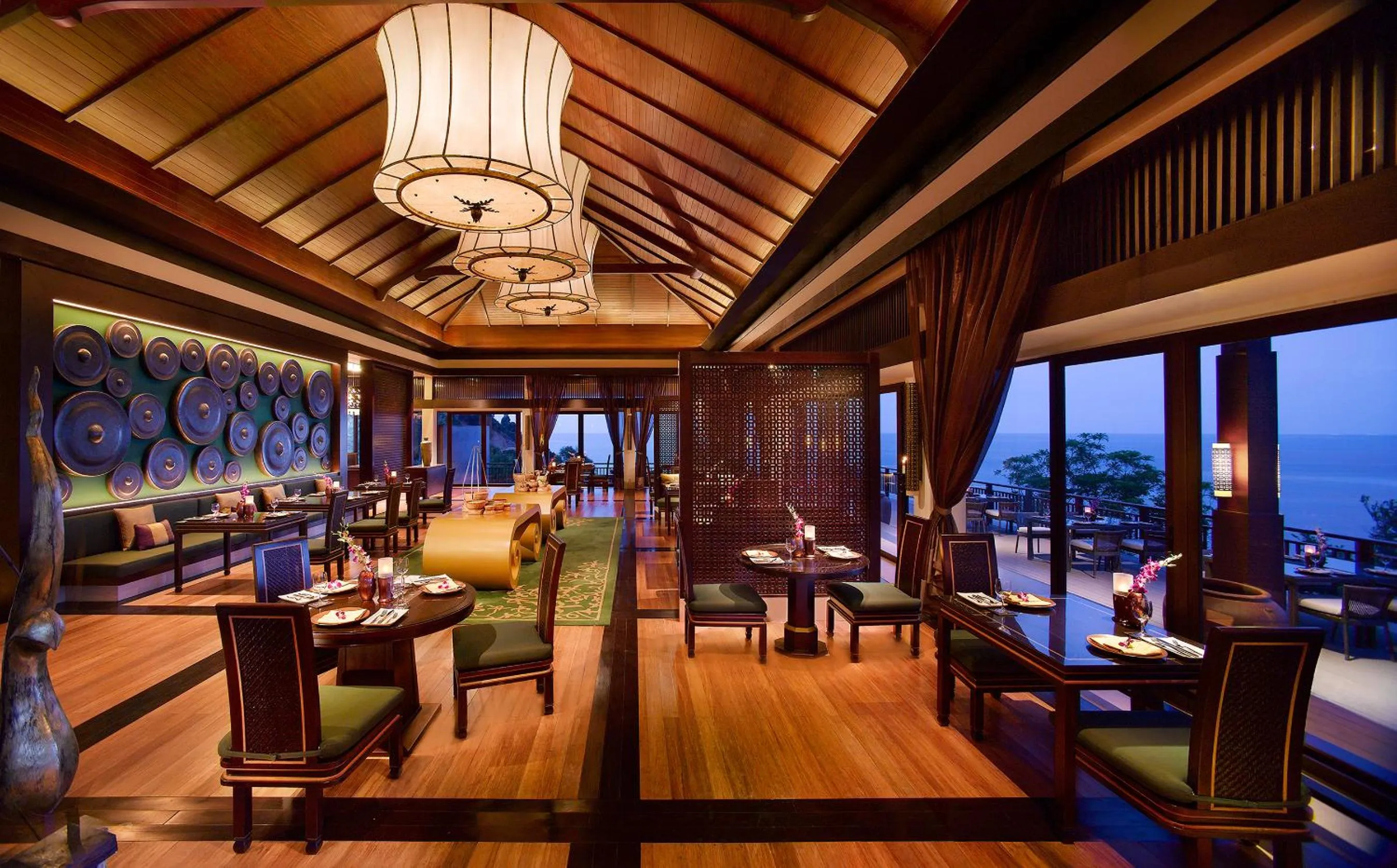 Restaurant/places to eat in Banyan Tree Lang Co