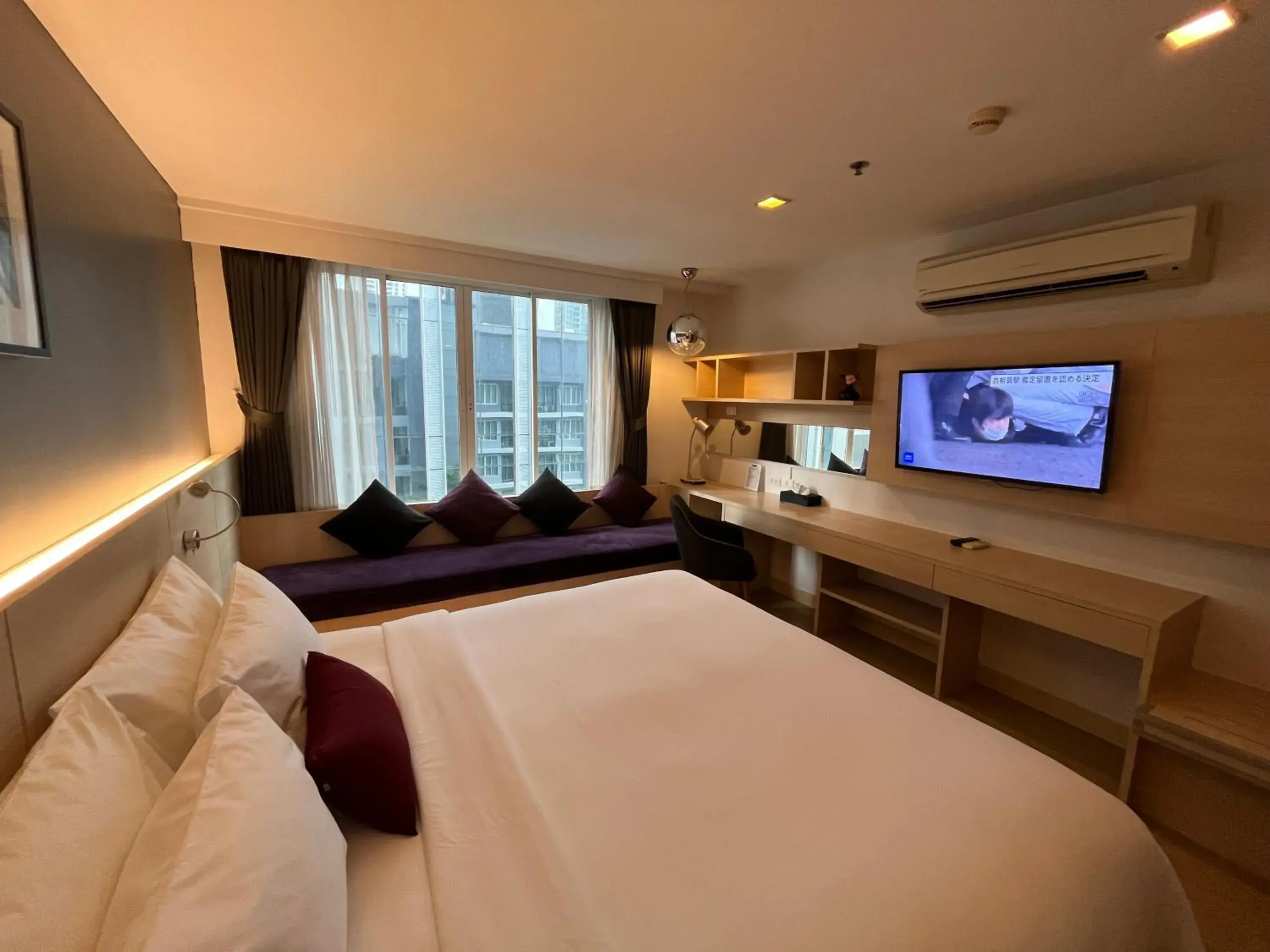 Deluxe Premier - single occupancy in Arize Hotel Sukhumvit Deluxe Premier - single occupancy in Arize Hotel Sukhumvit