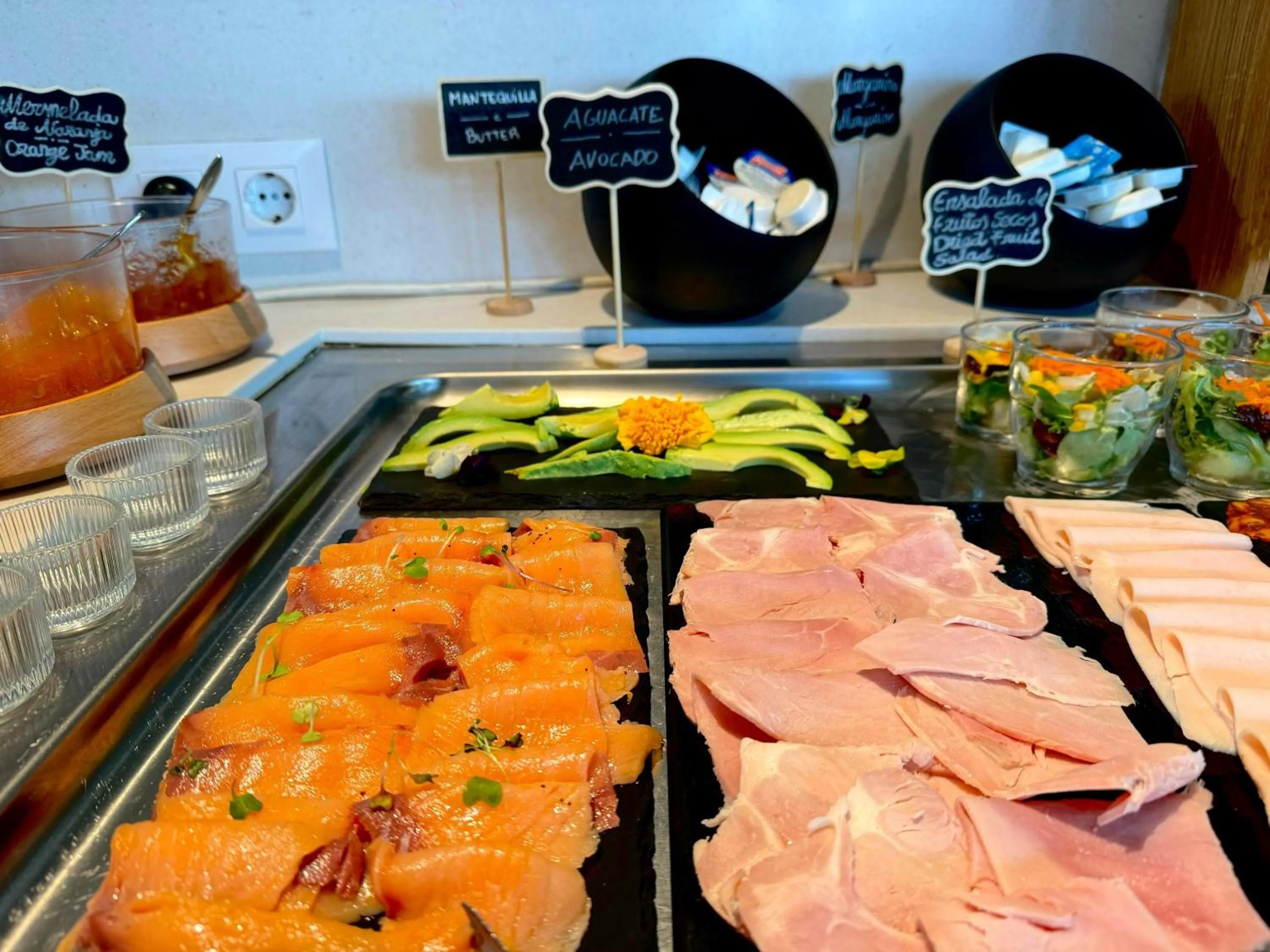 Restaurant/places to eat in Hotel Kivir